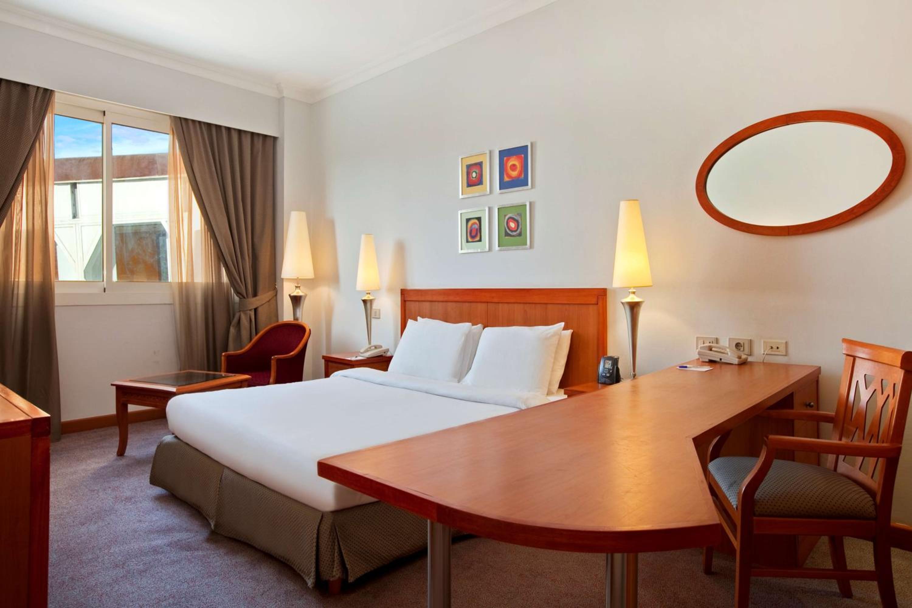 Executive Queen Room