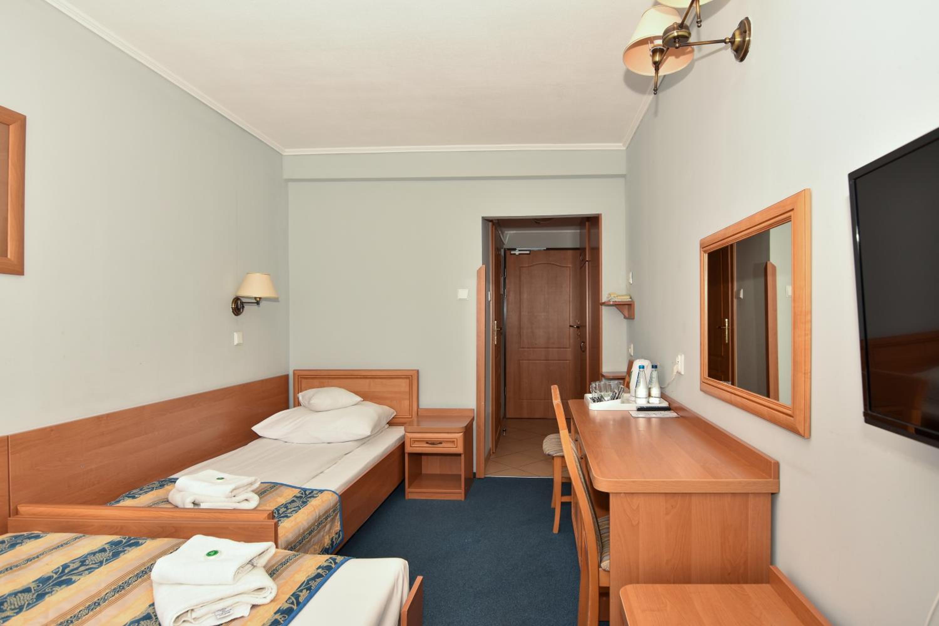 Double Room with Extra Bed - Photo 9