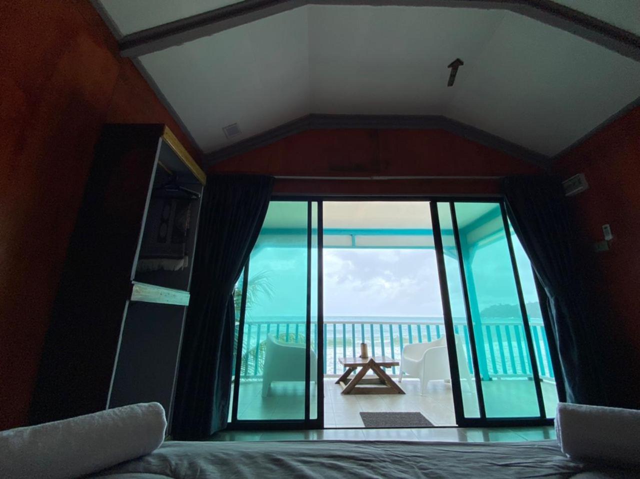 Deluxe Double Room with Balcony and Sea View photo 2