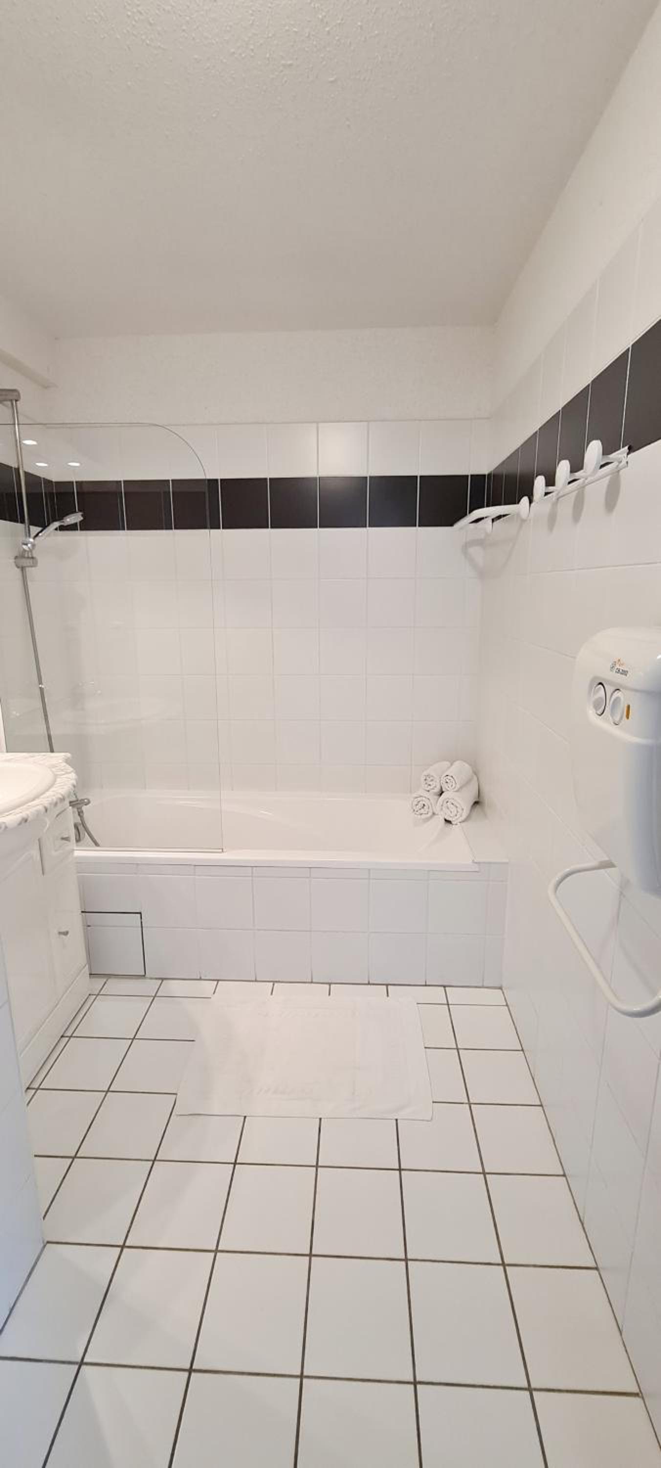 2 Room  Apartment - 4 People photo 3
