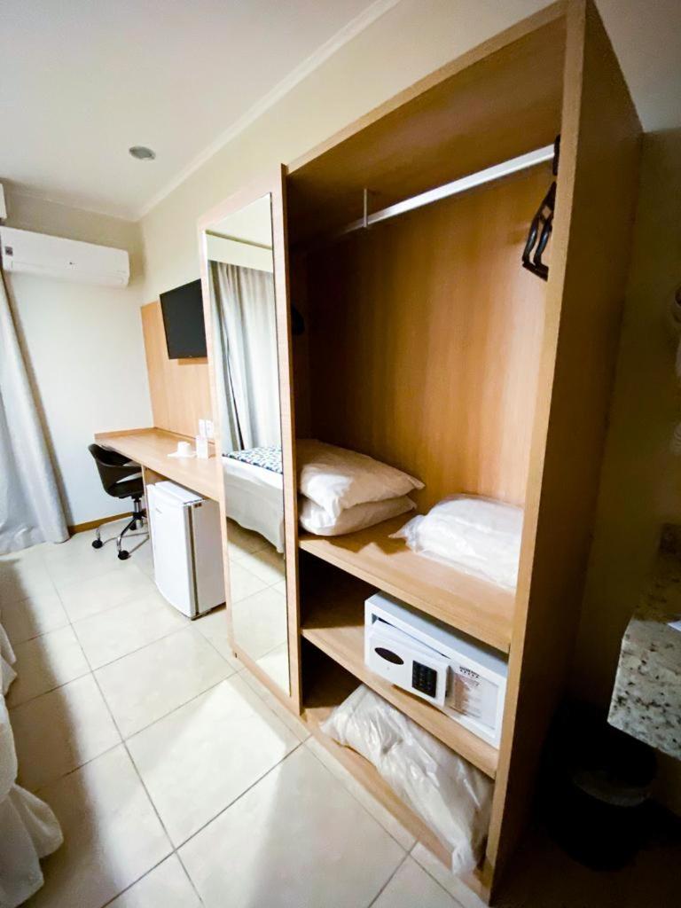 Standard Twin Room - Photo 6