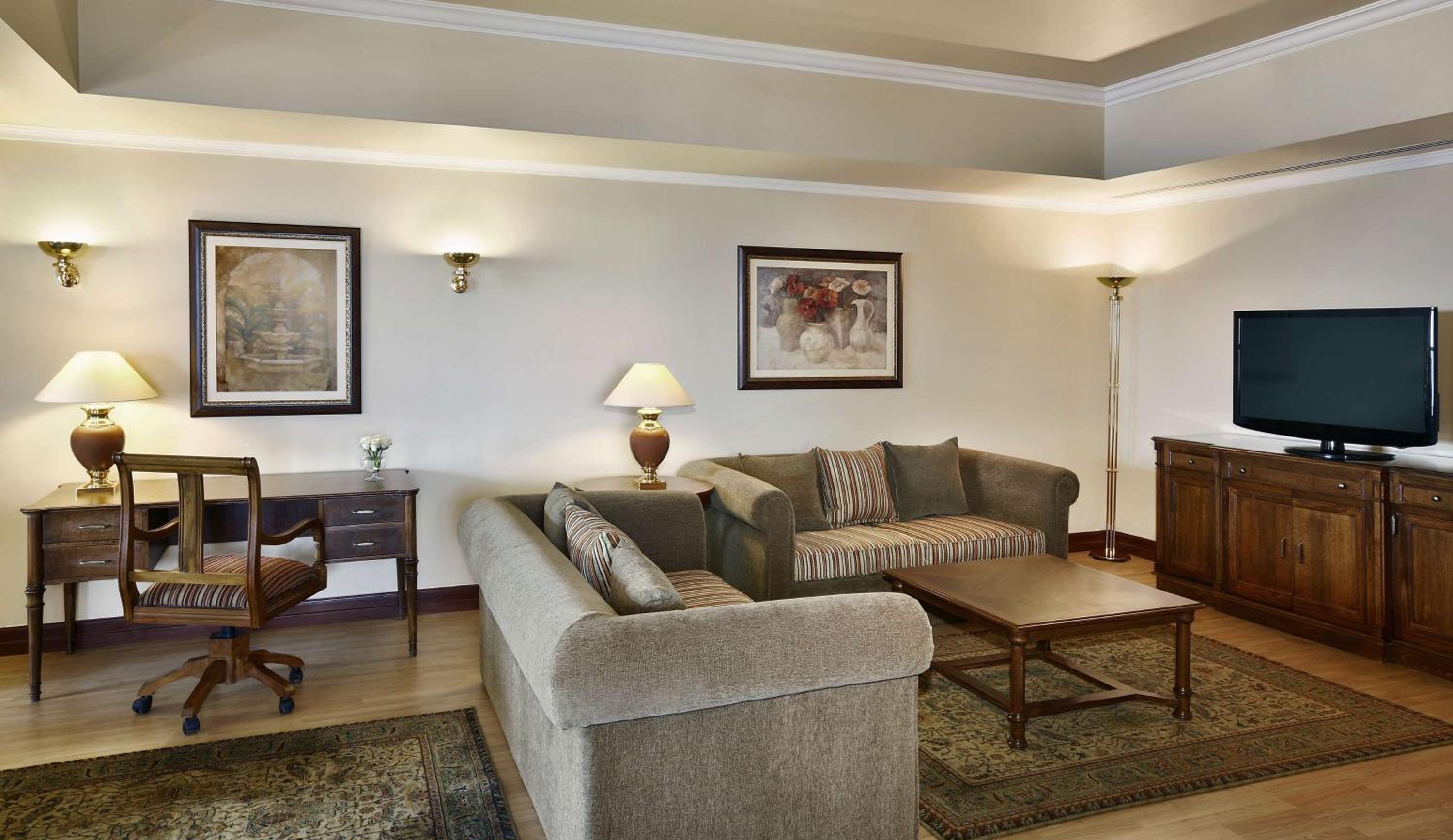 Ambassador Suite thumbnail 6
