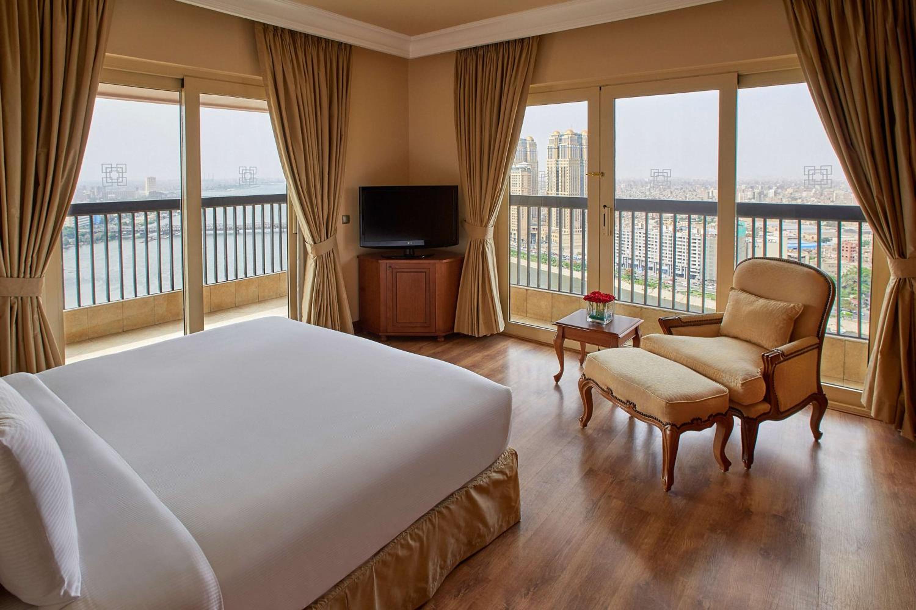 Ambassador Suite thumbnail 5