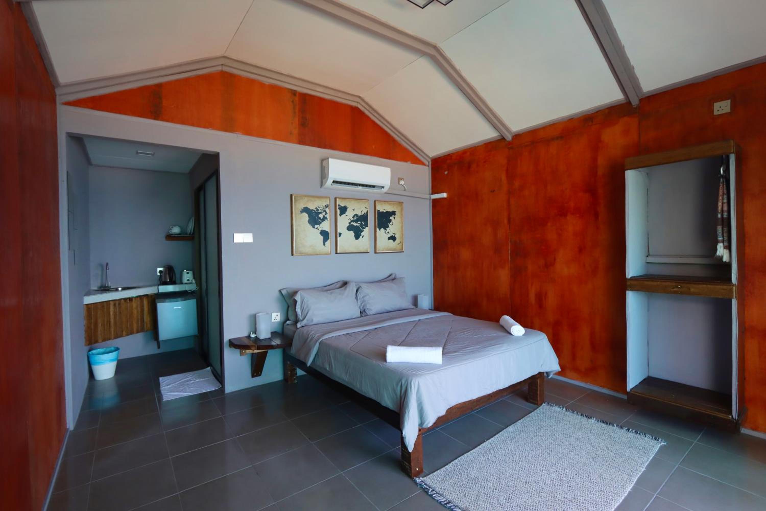 Deluxe Double Room with Balcony and Sea View photo 3