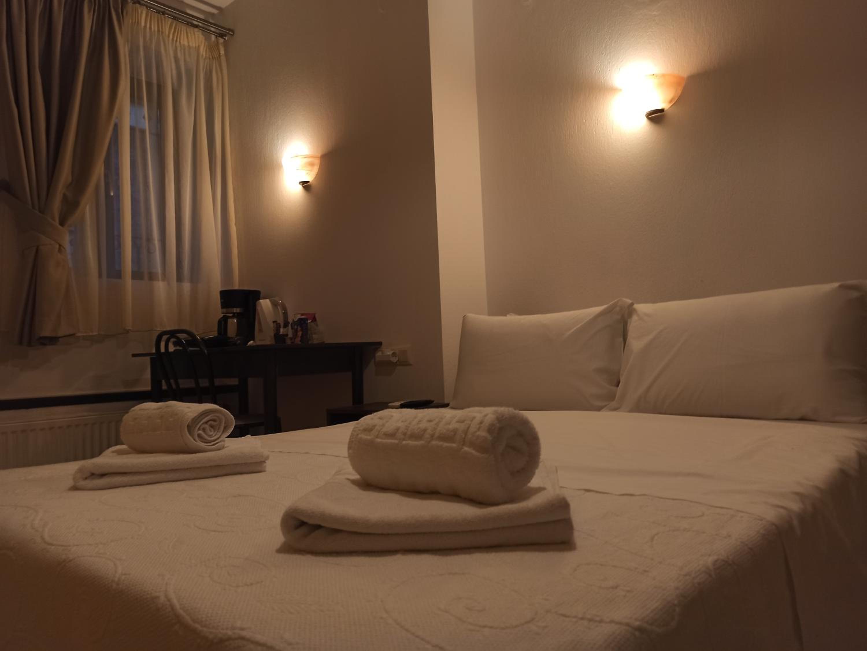 Standard Double Room - Photo 2