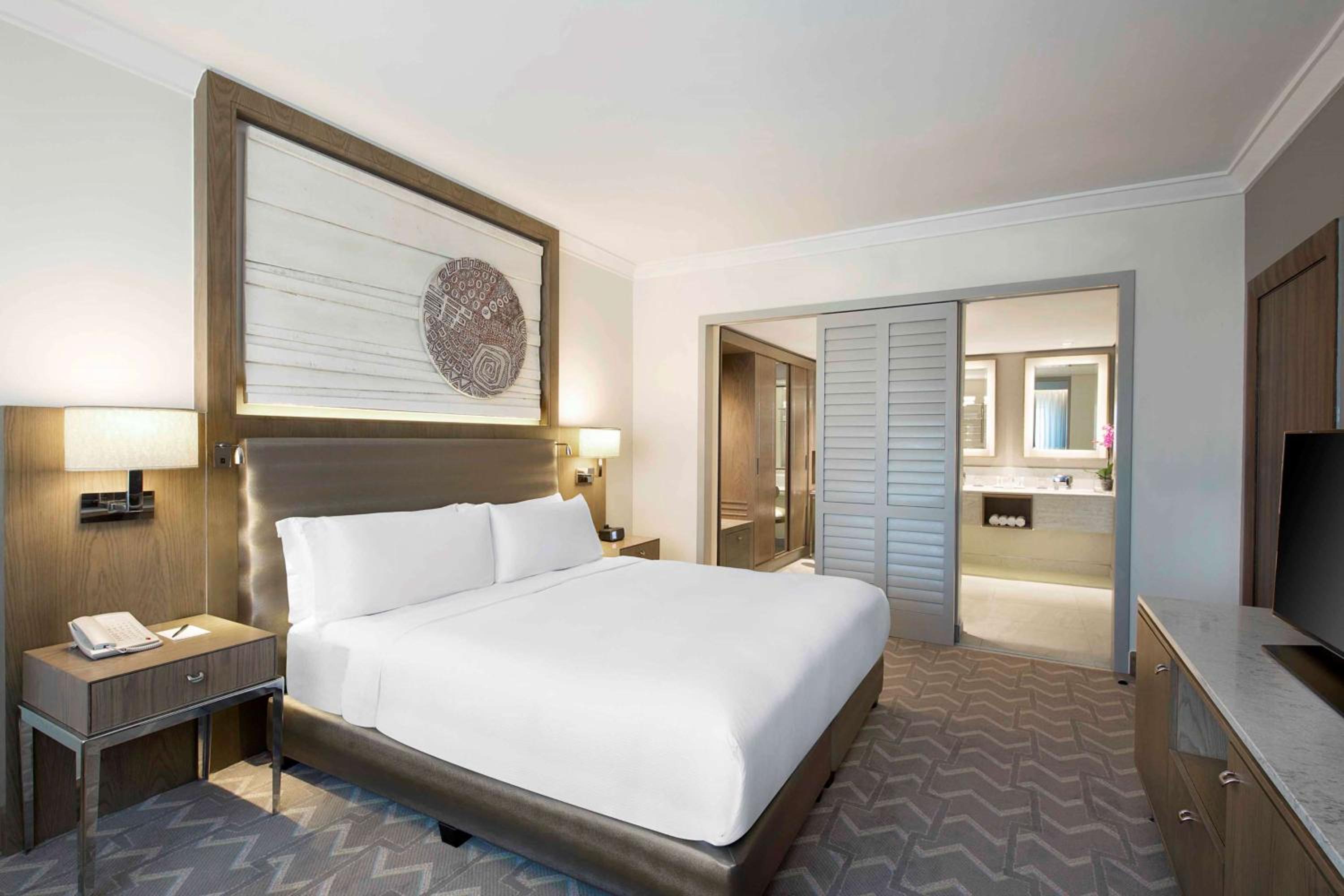 Ambassador Suite - Photo 2