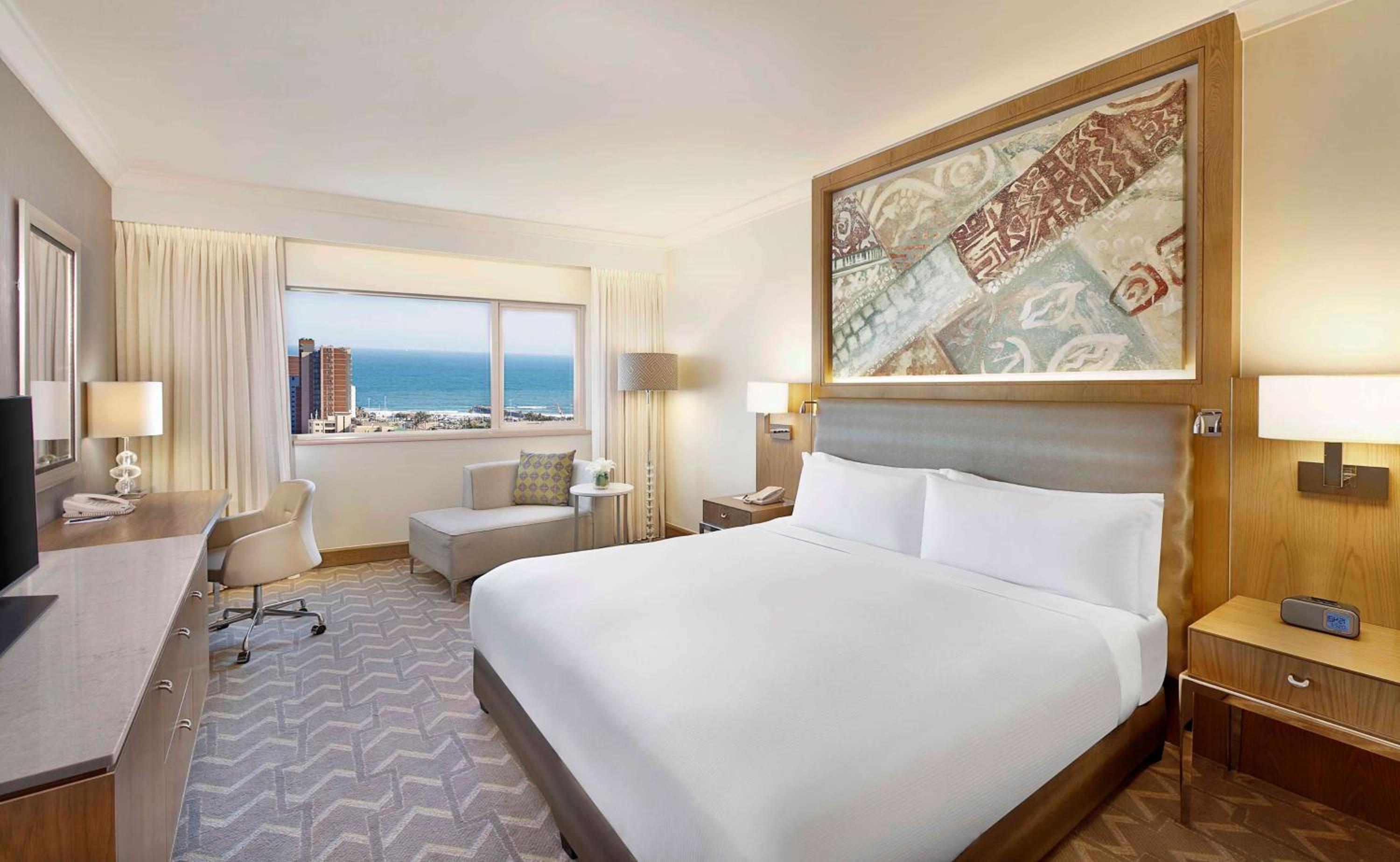 Executive King Room - Photo 7
