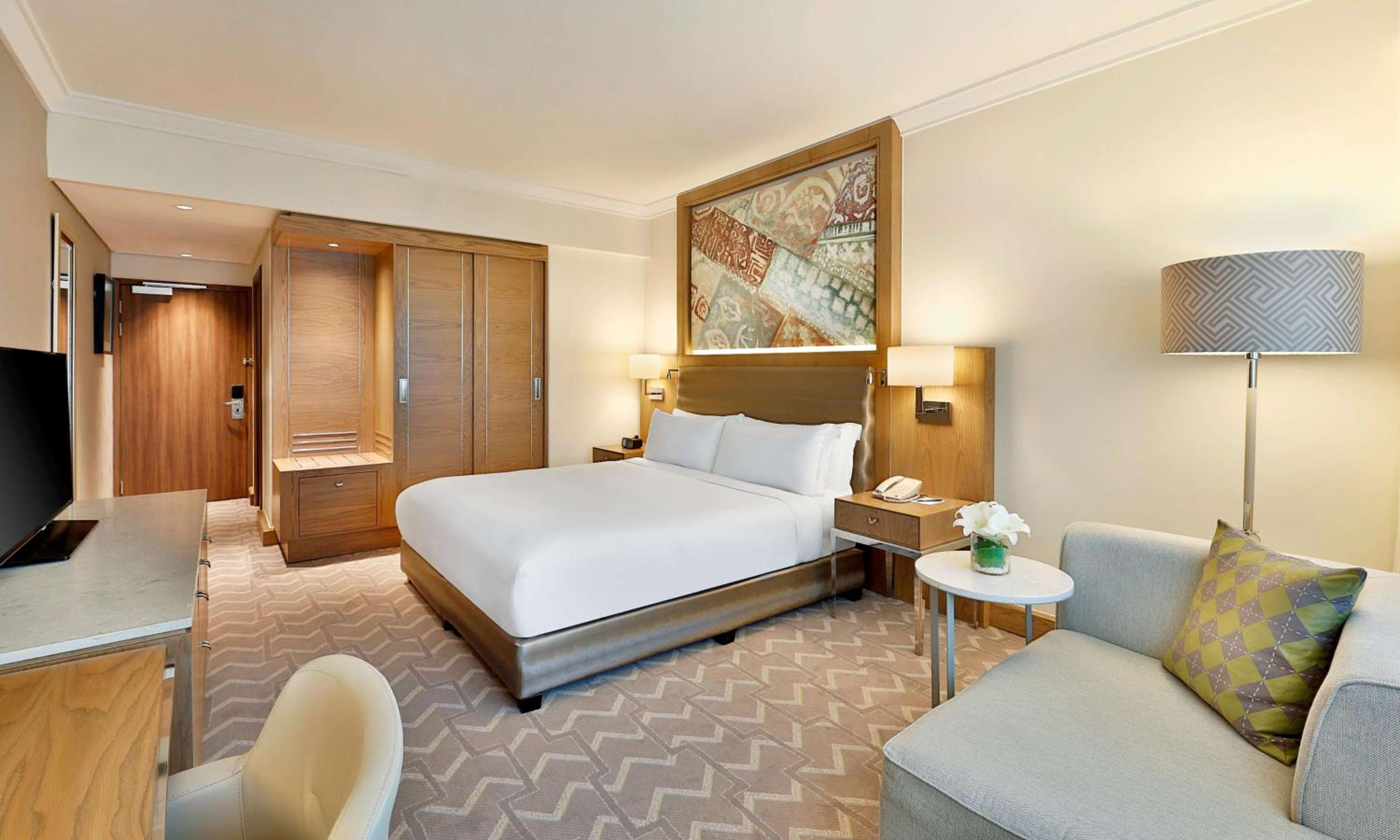 King Guest Room - Photo 4