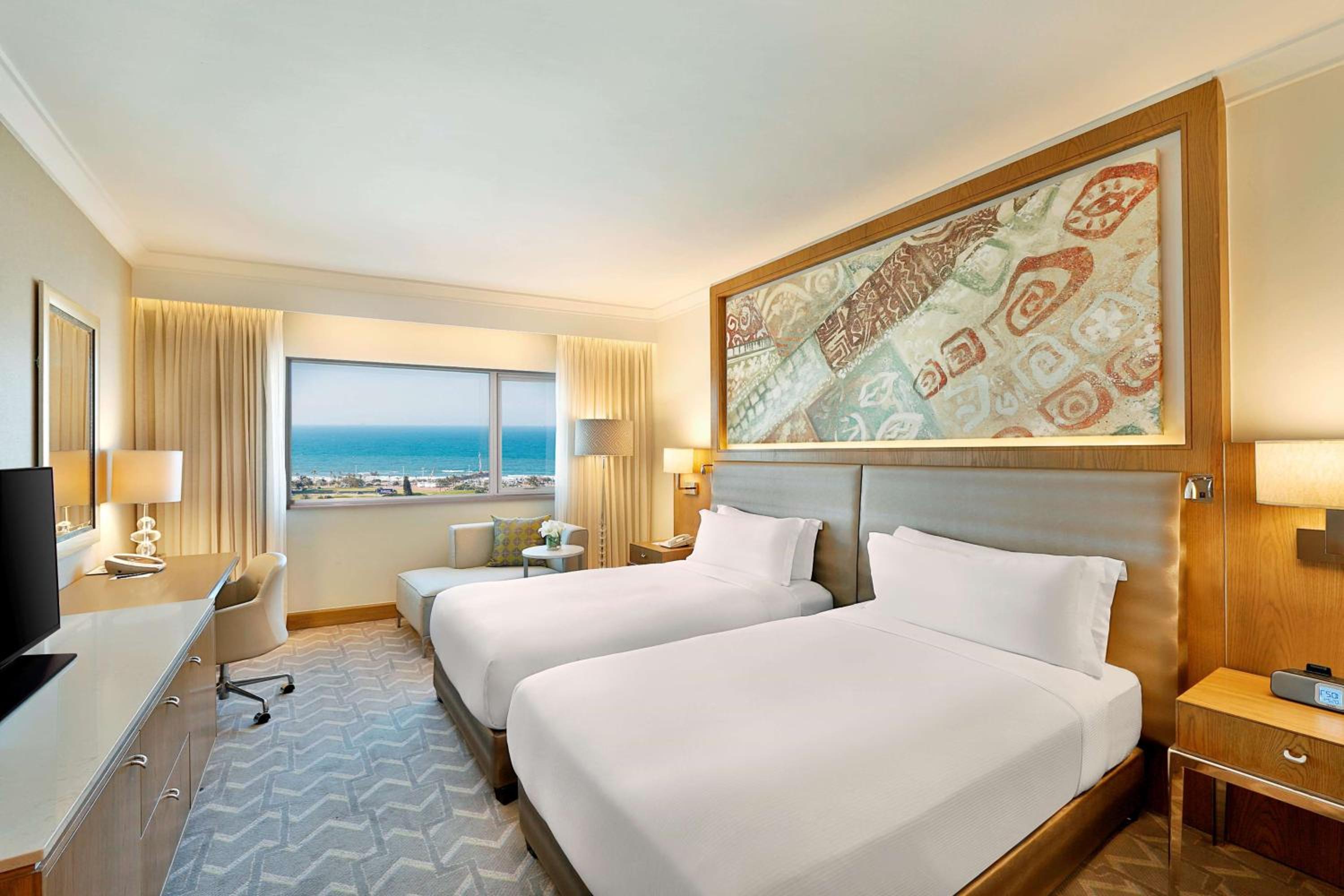 Executive Twin Room - Photo 8