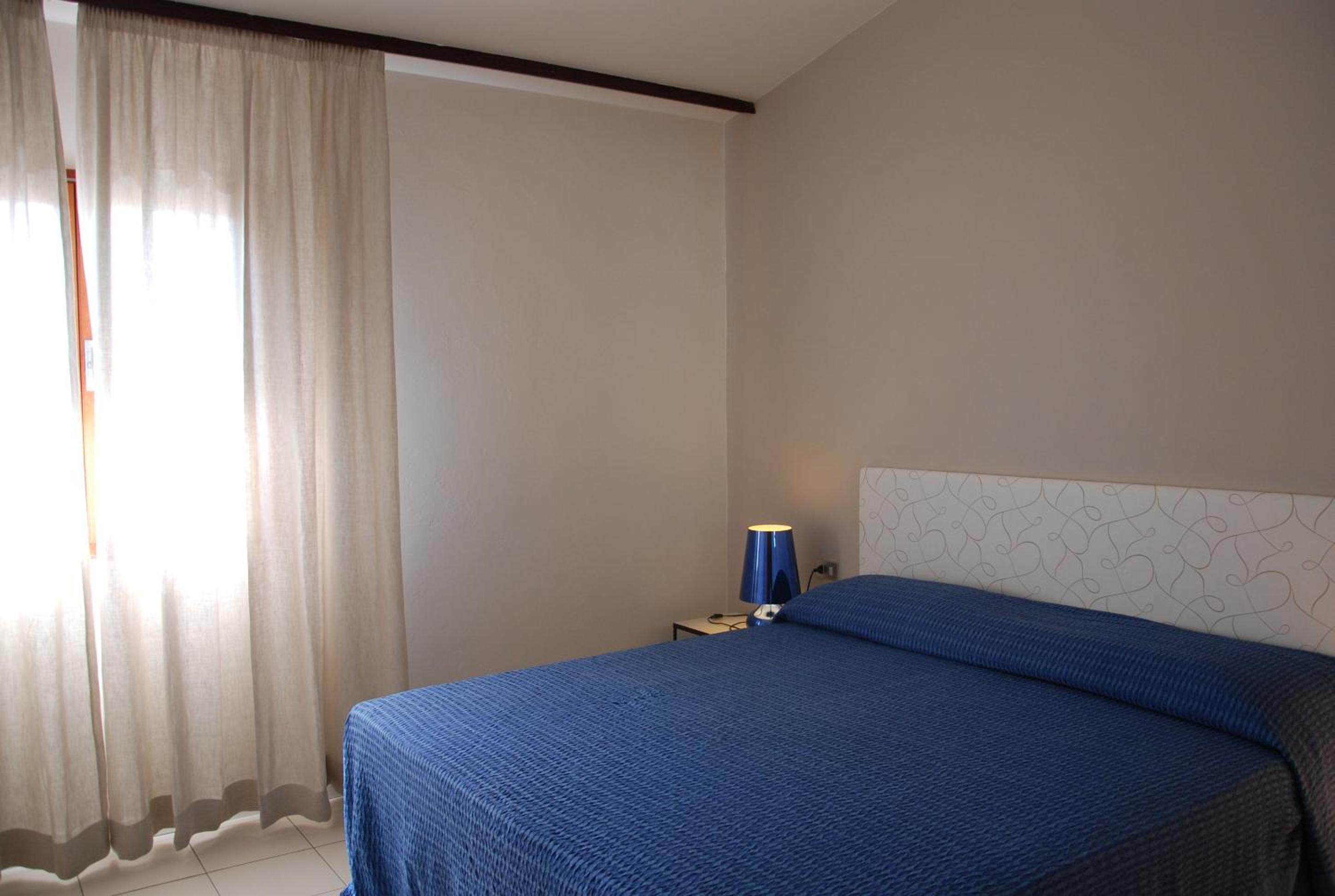 One-Bedroom Apartment photo 3