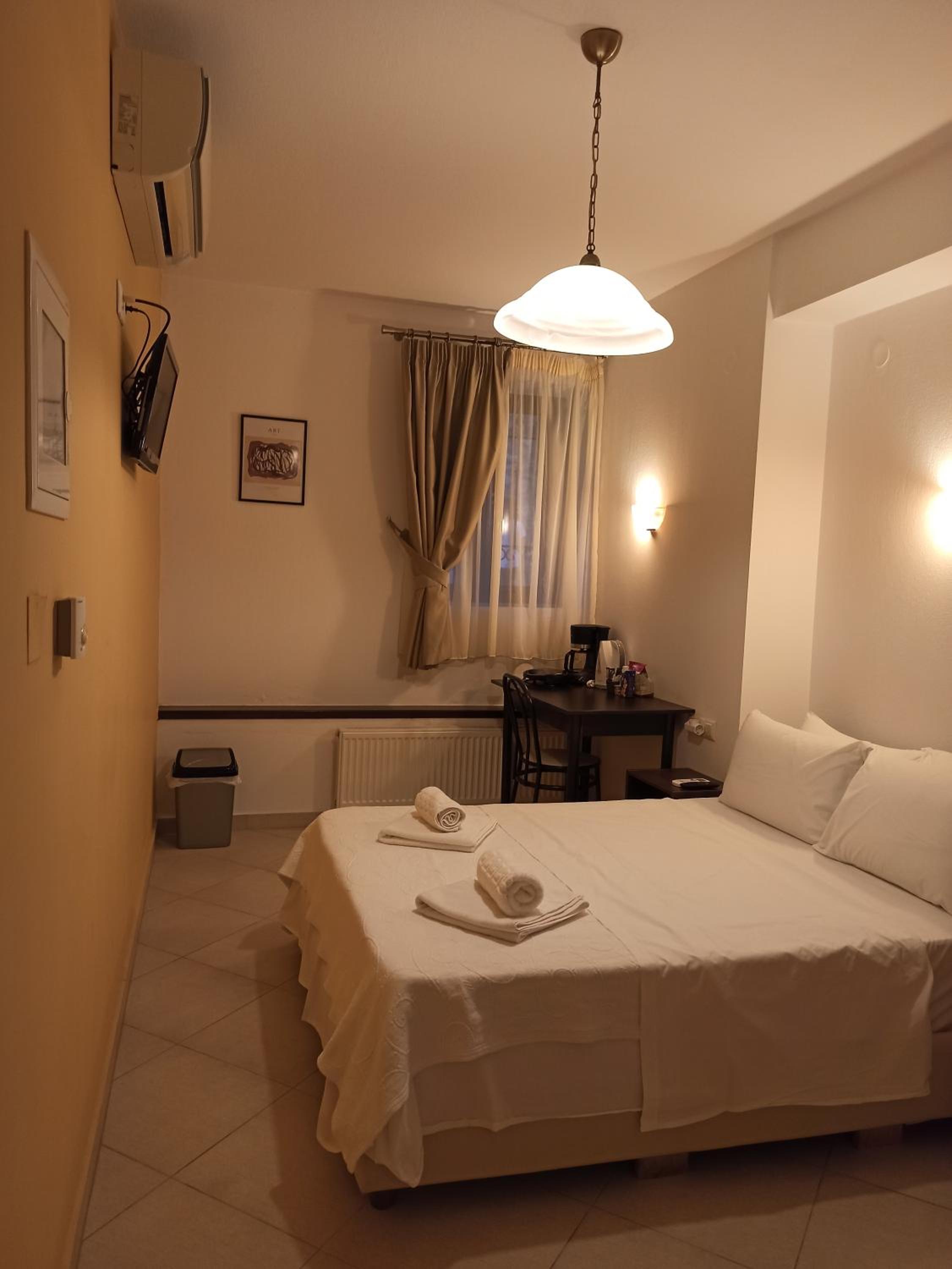 Standard Double Room - Photo 4