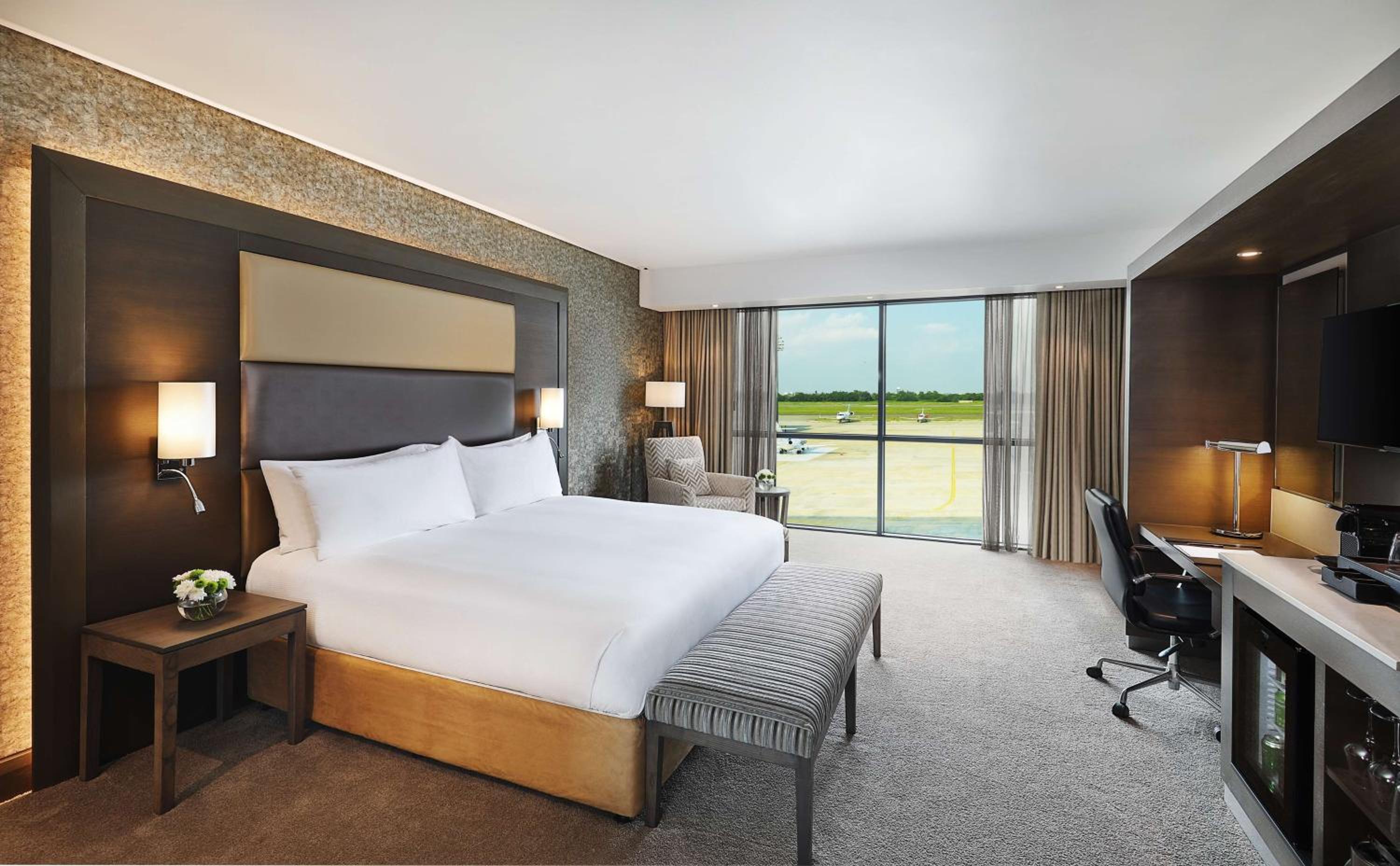Deluxe King Room photo 1