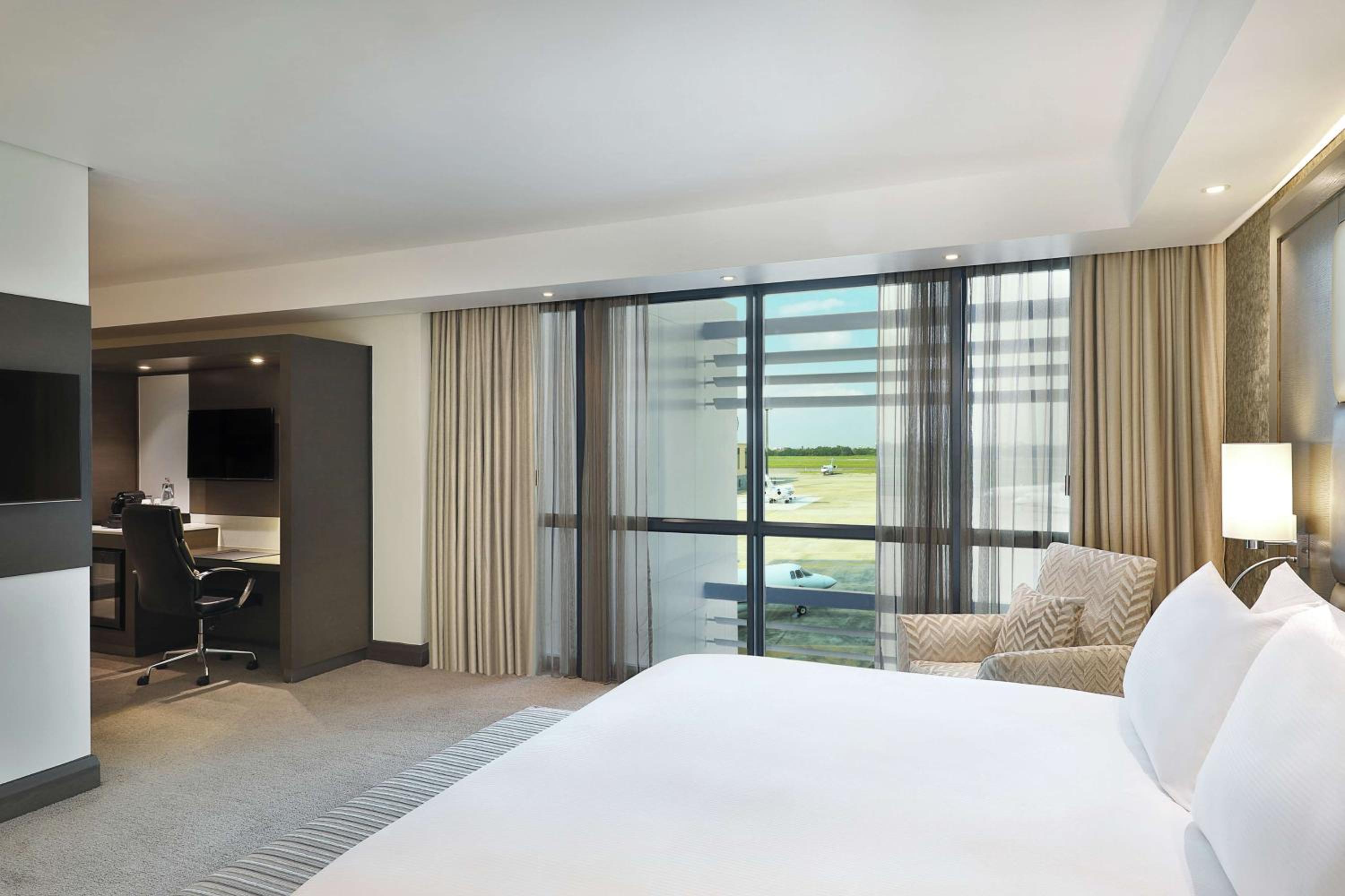 Business King Suite photo 2