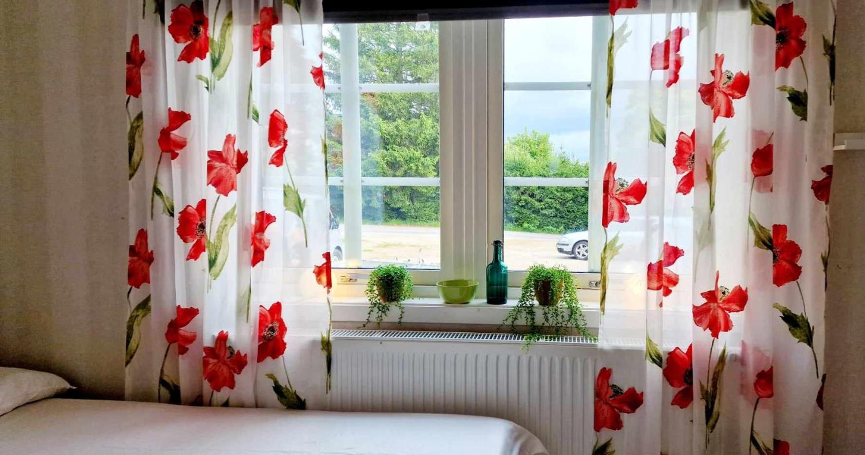 Single Room with Shared Bathroom photo 3
