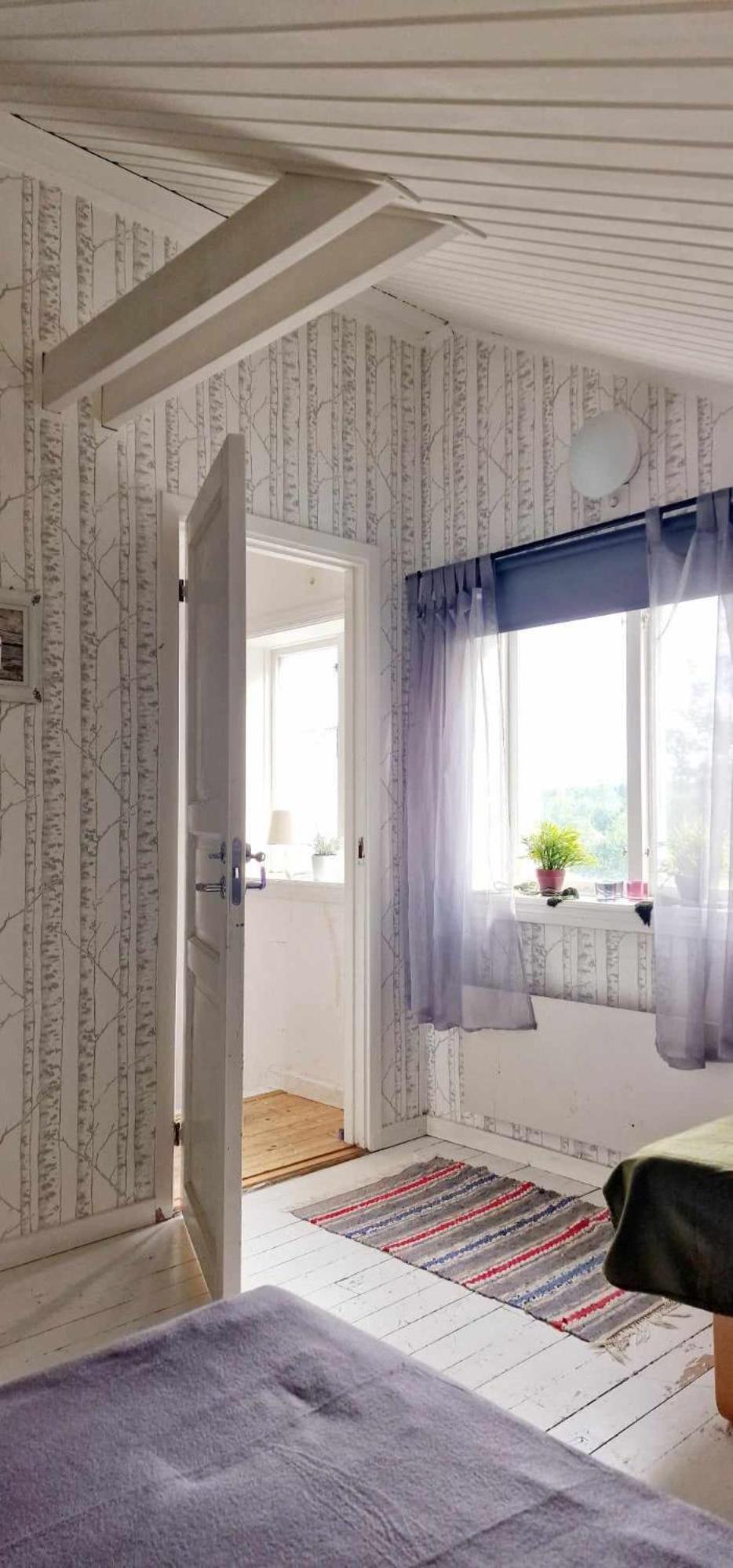 Single Room with Shared Bathroom photo 2