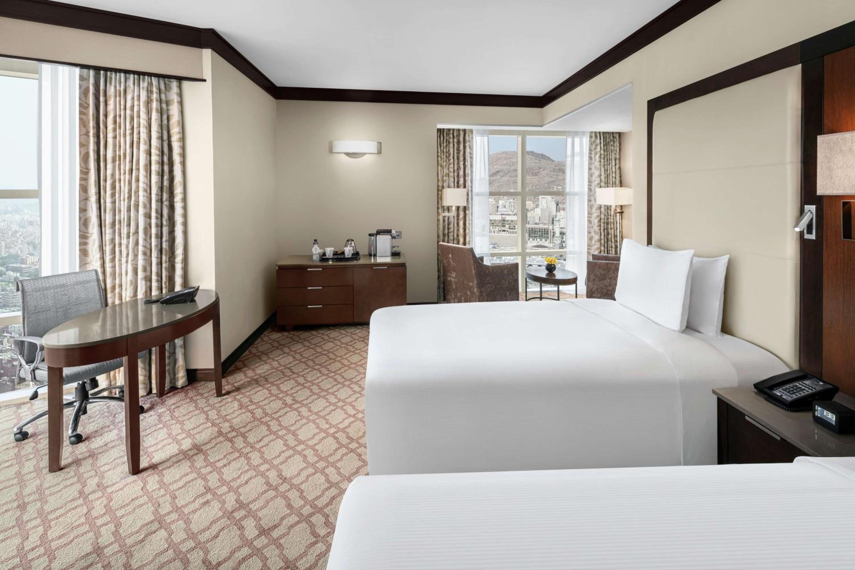 Twin Deluxe Room with Partial Haram View