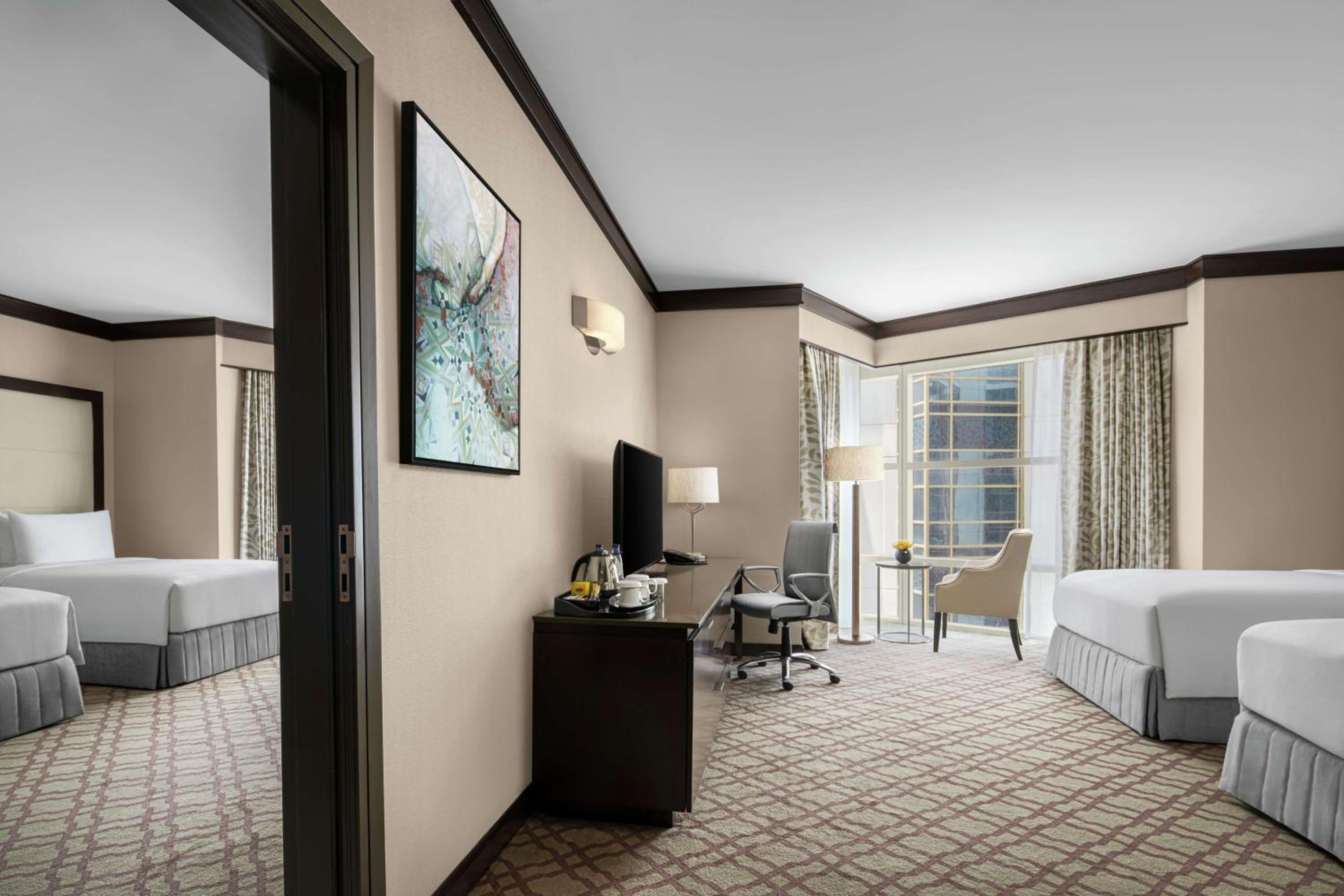 Twin Family Room with Partial Haram View thumbnail 5