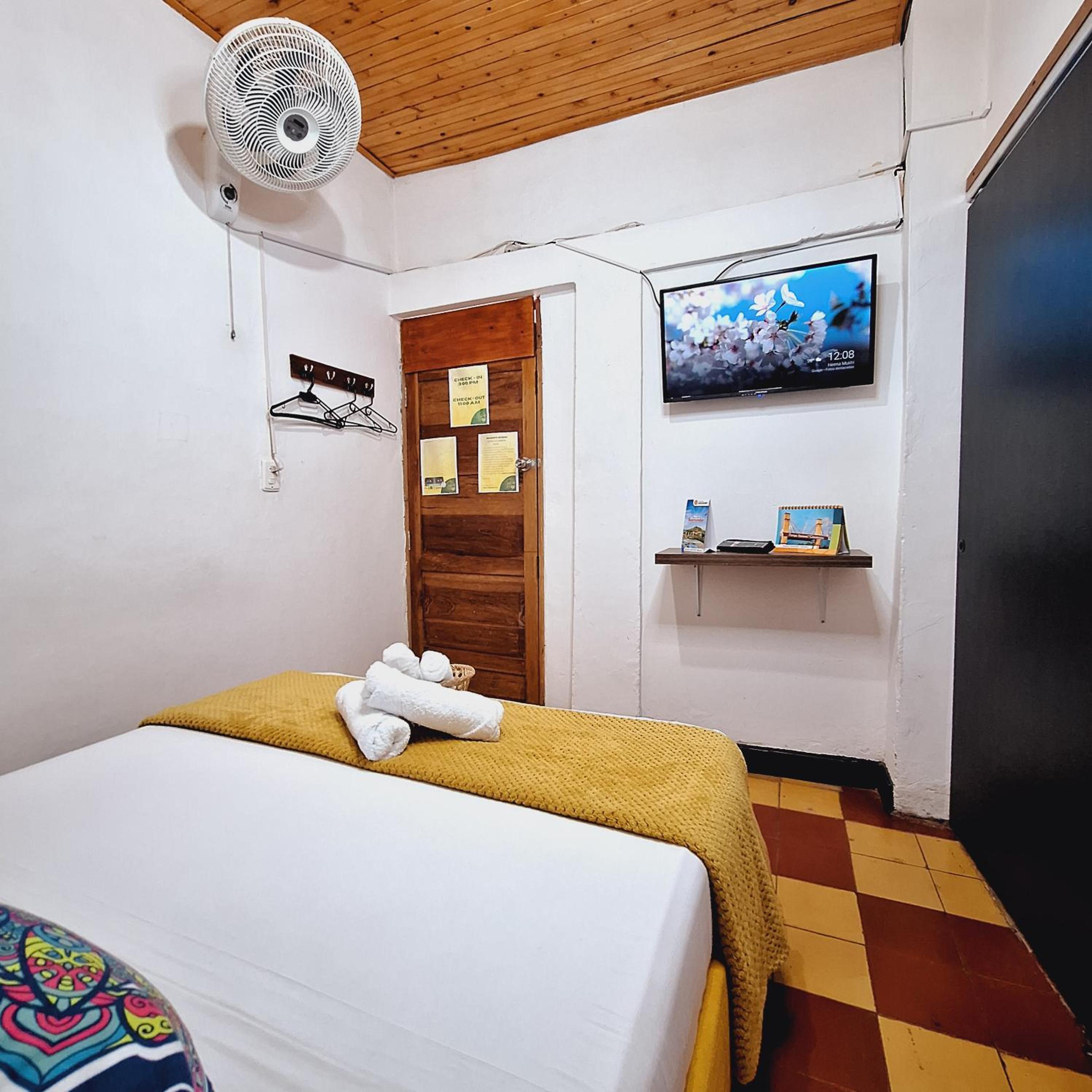 Economy Double Room photo 3