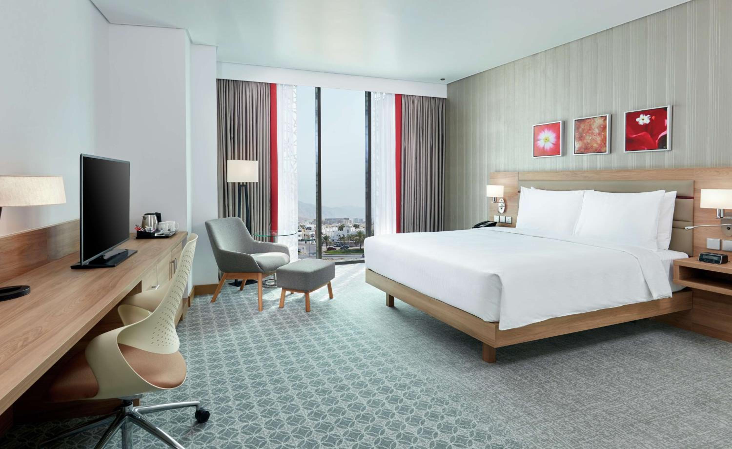 King Room - Mobility Accessible  - Photo 2