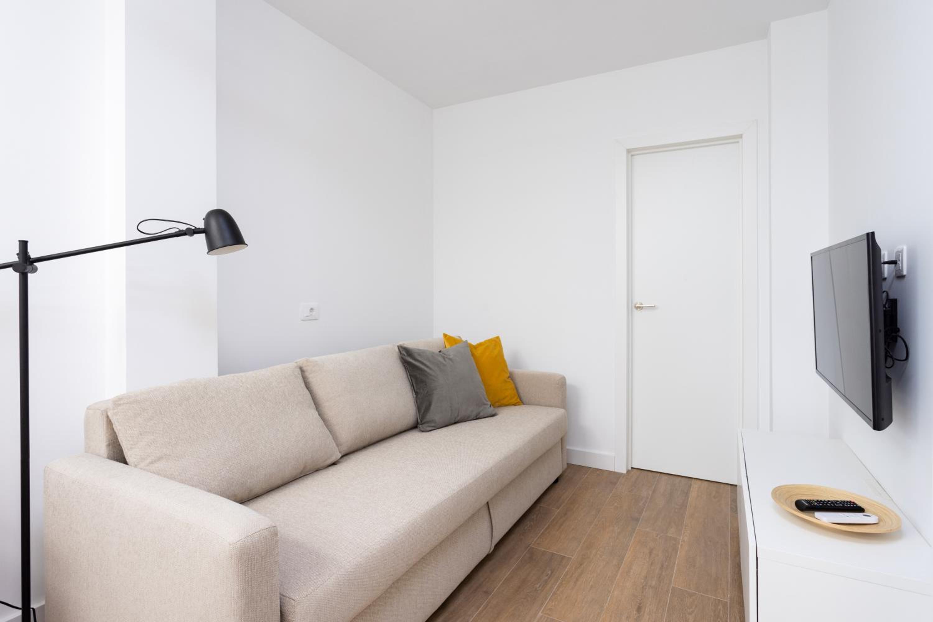 One-Bedroom Apartment photo 3