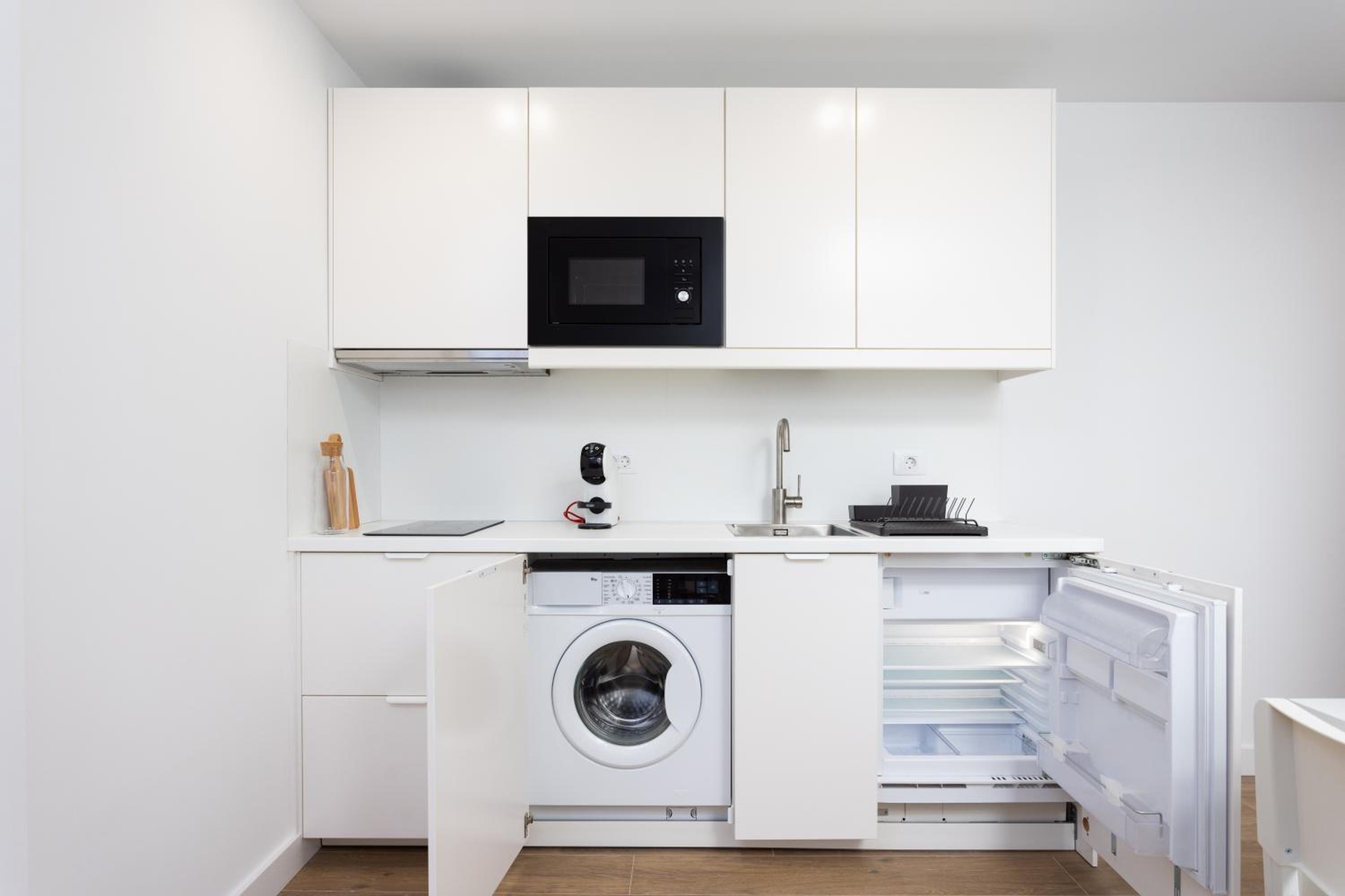 One-Bedroom Apartment photo 2