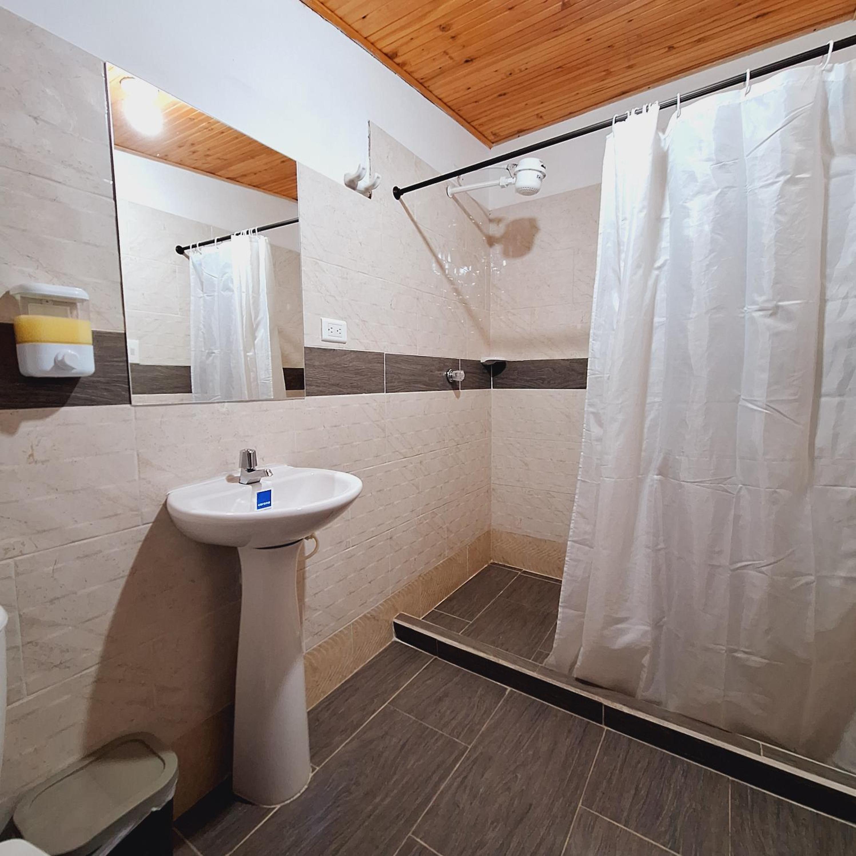 Double Room with Private Bathroom photo 3
