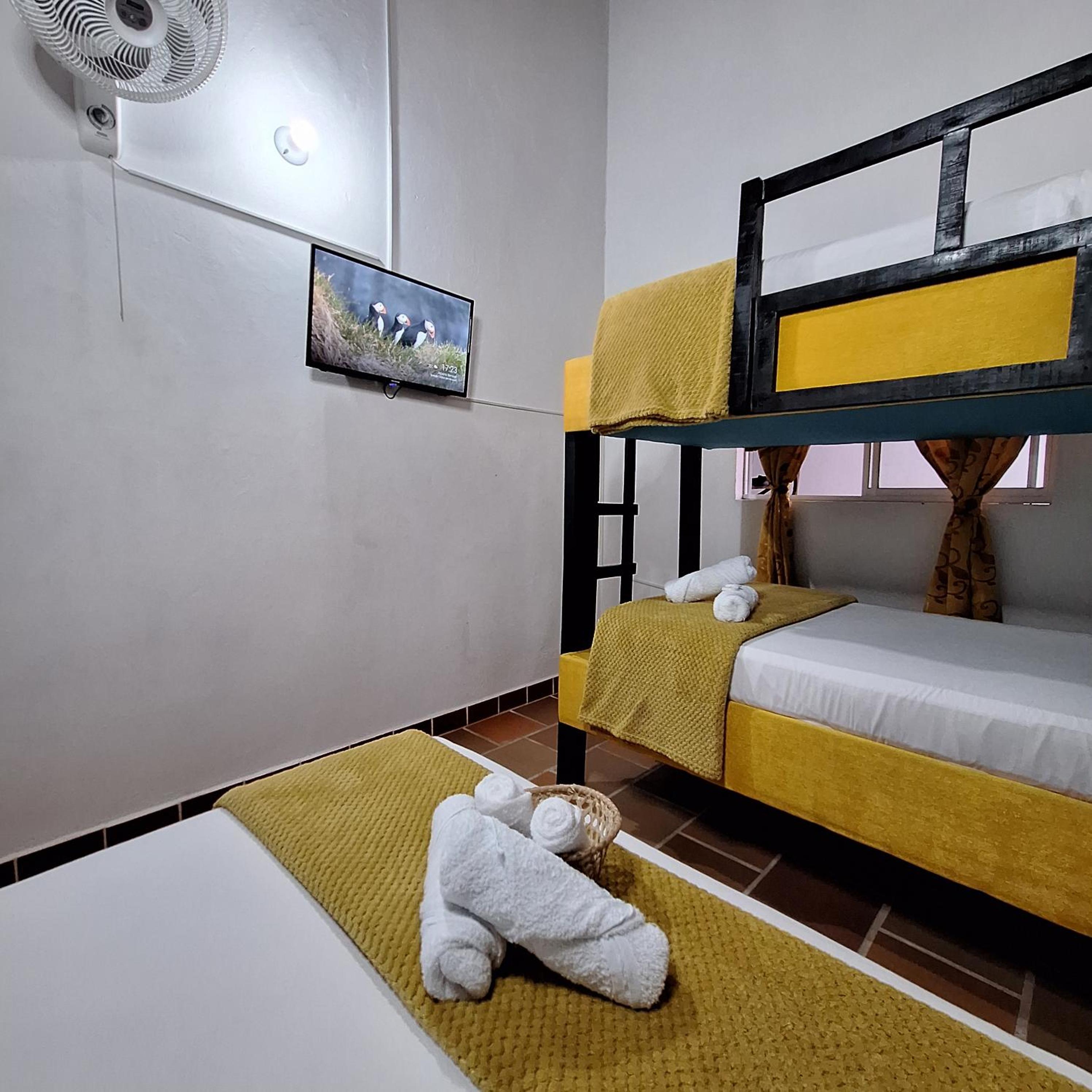 Quadruple Room with Private Bathroom photo 2