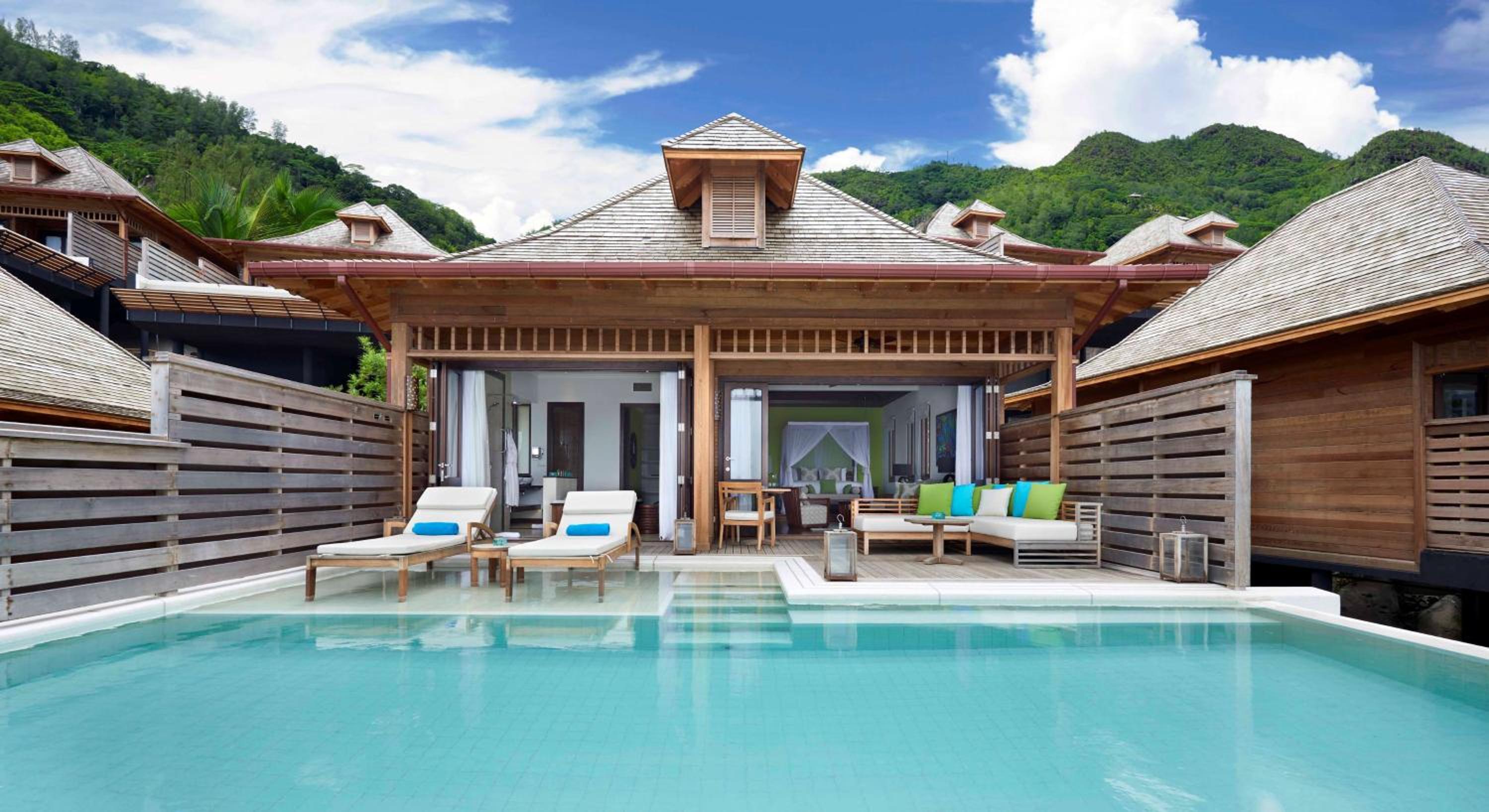 Große Villa mit Meerblick und Infinity-Pool