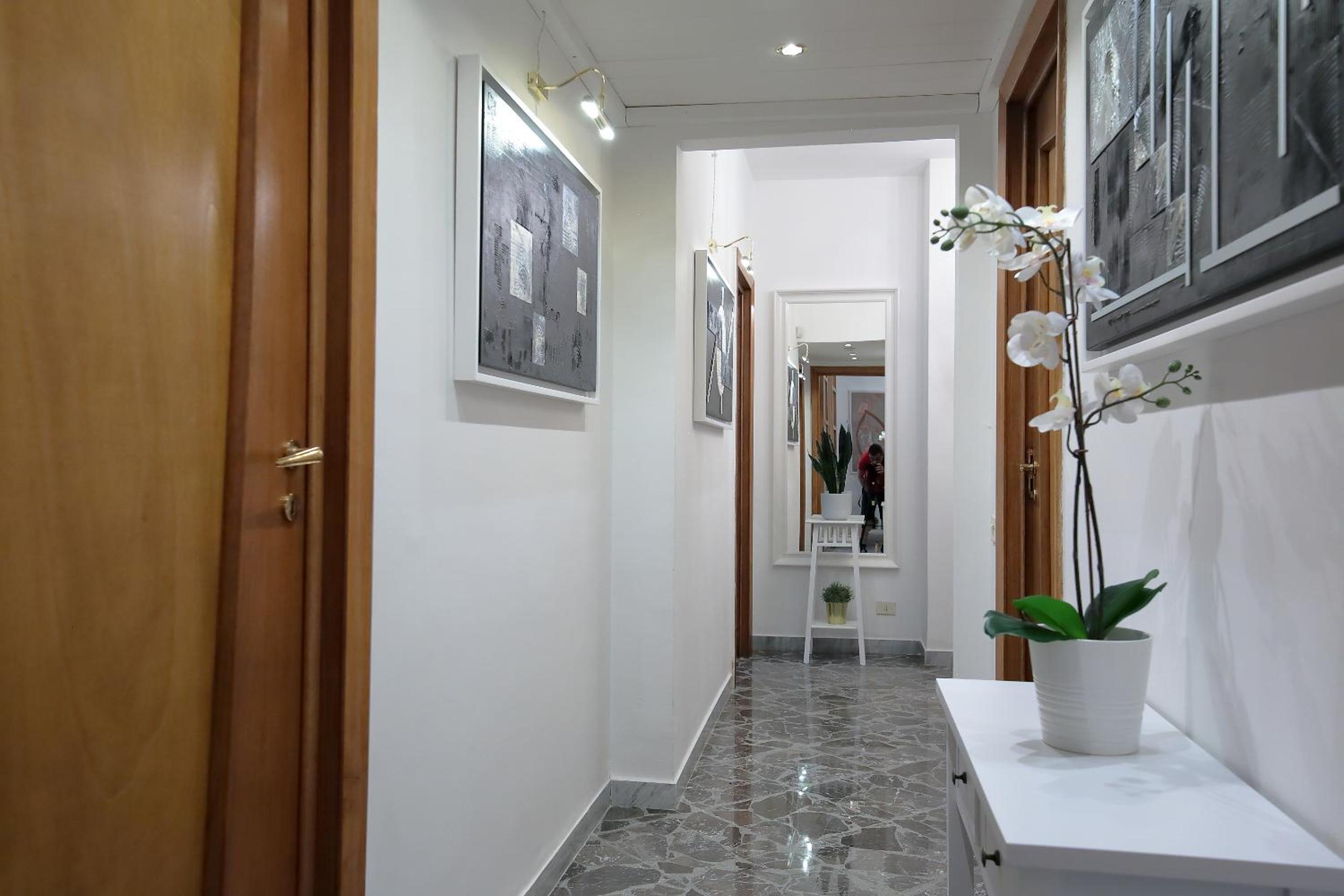 Standard Double Room With Shared Bathroom