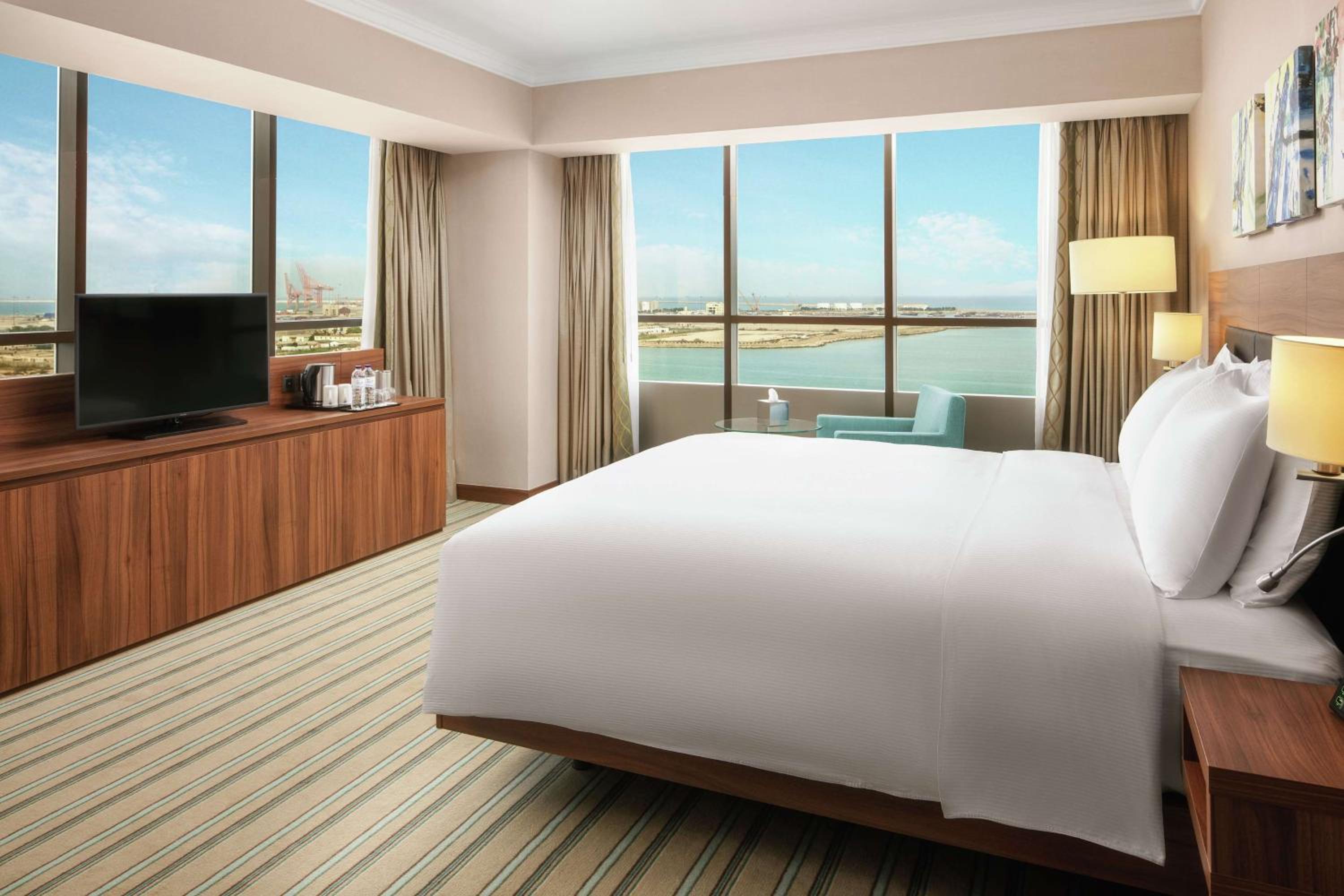 King Corner Guest Room with Sea View - Photo 1