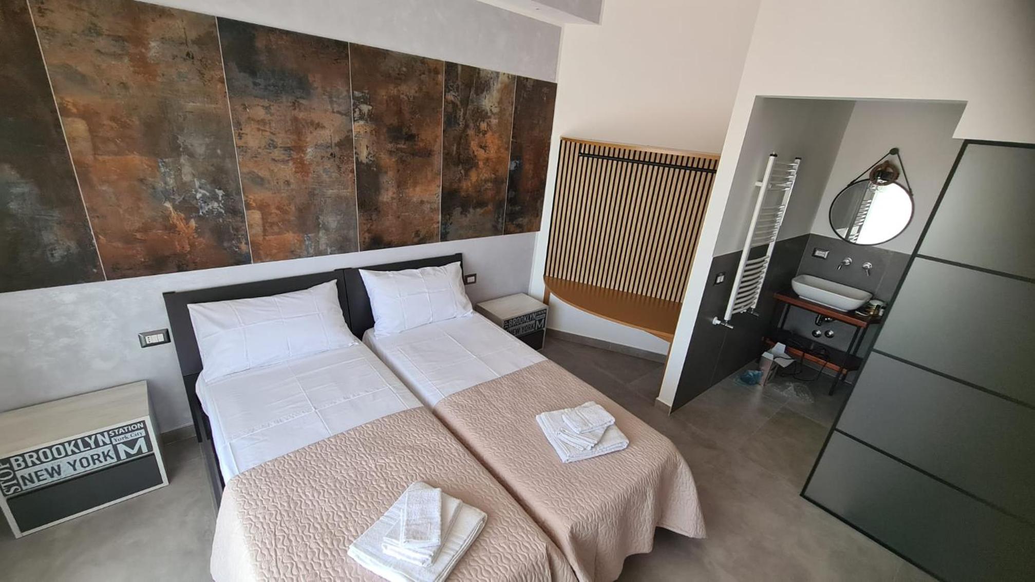 Twin Room with Bathroom photo 1