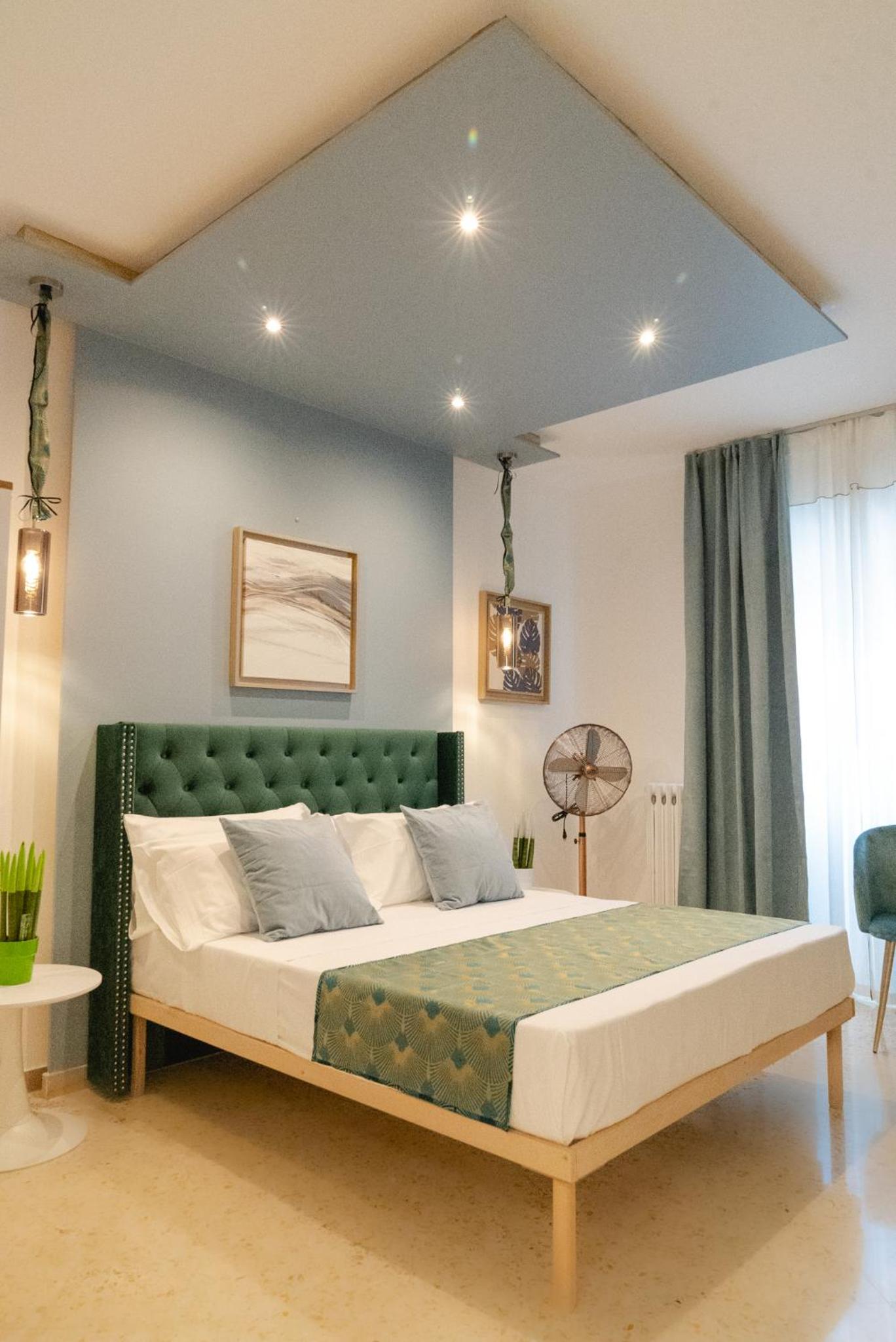 Queen Room With Shared Bathroom
