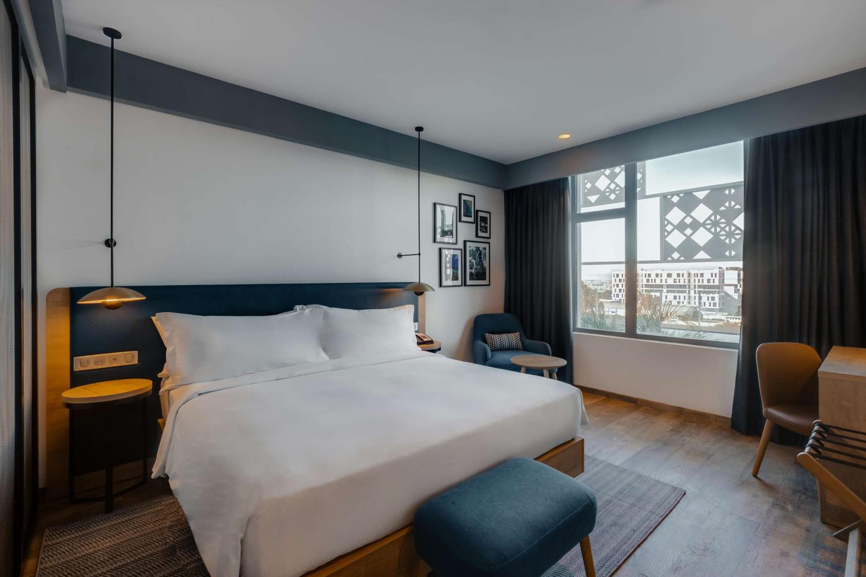 King Room with View - Photo 2