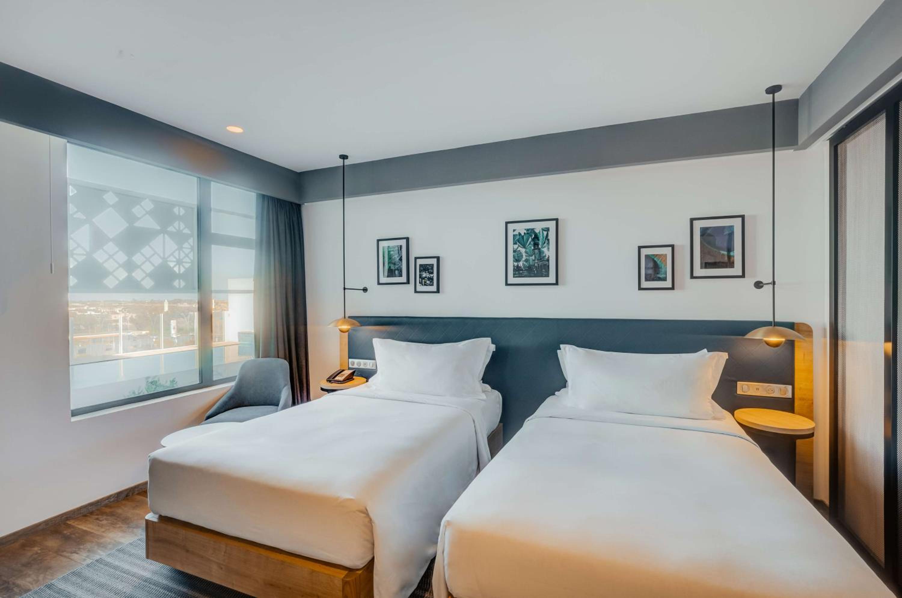 Twin Room with View - Photo 4