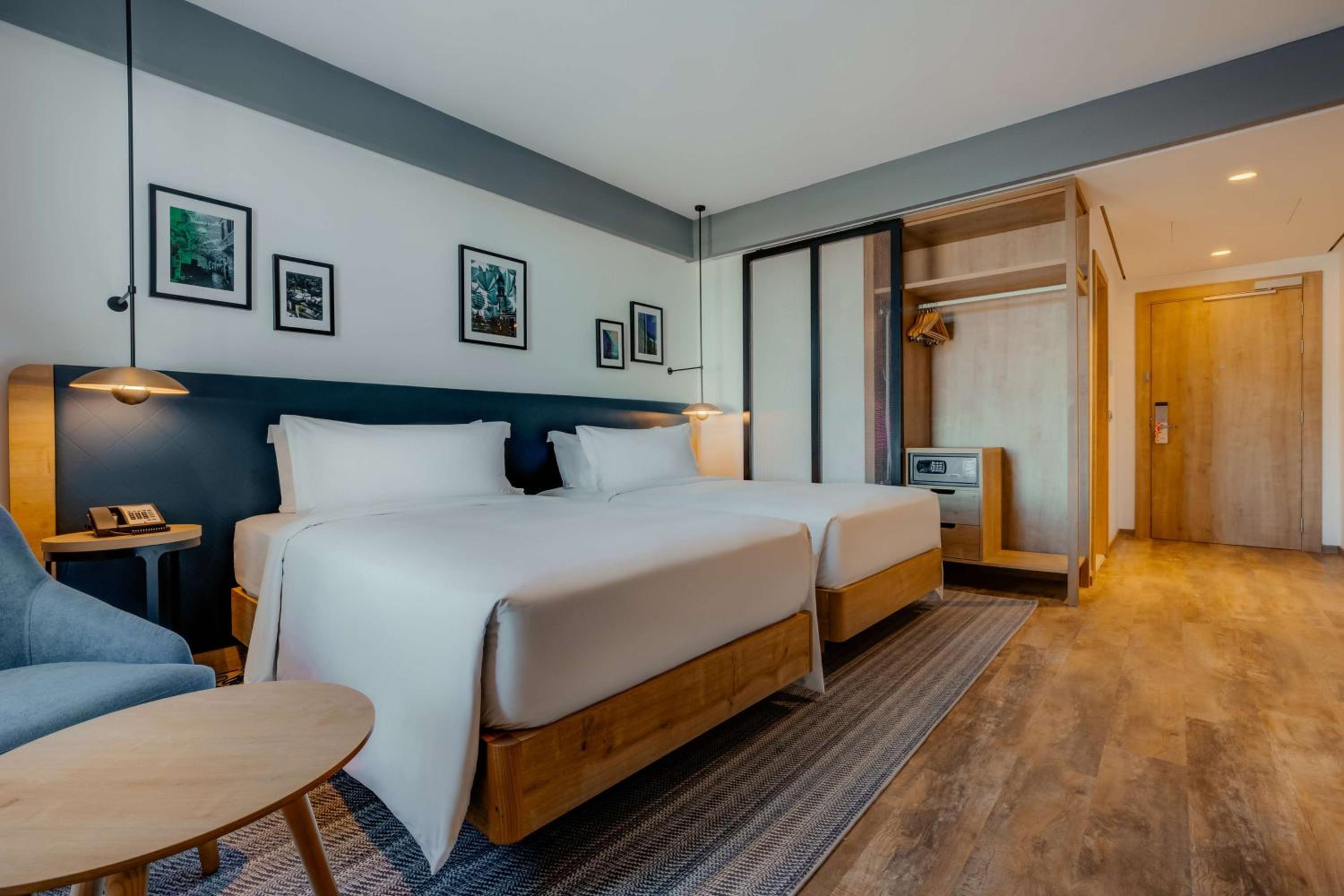 Twin Room with View - Photo 1