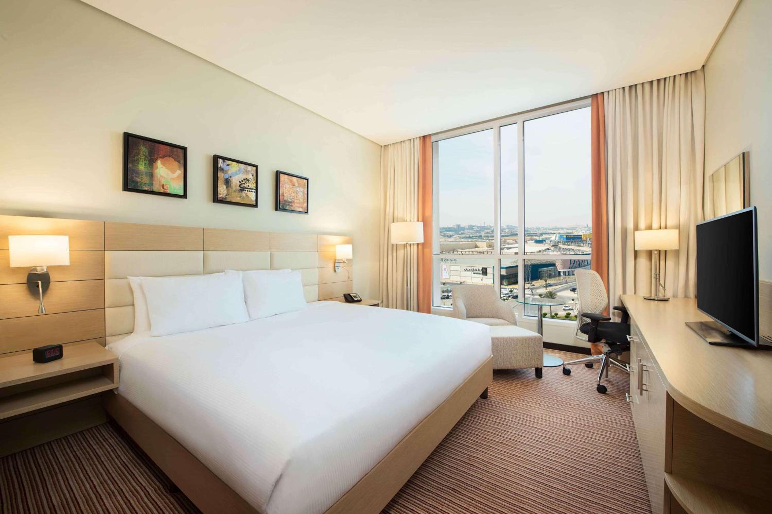 Deluxe King Room photo 1