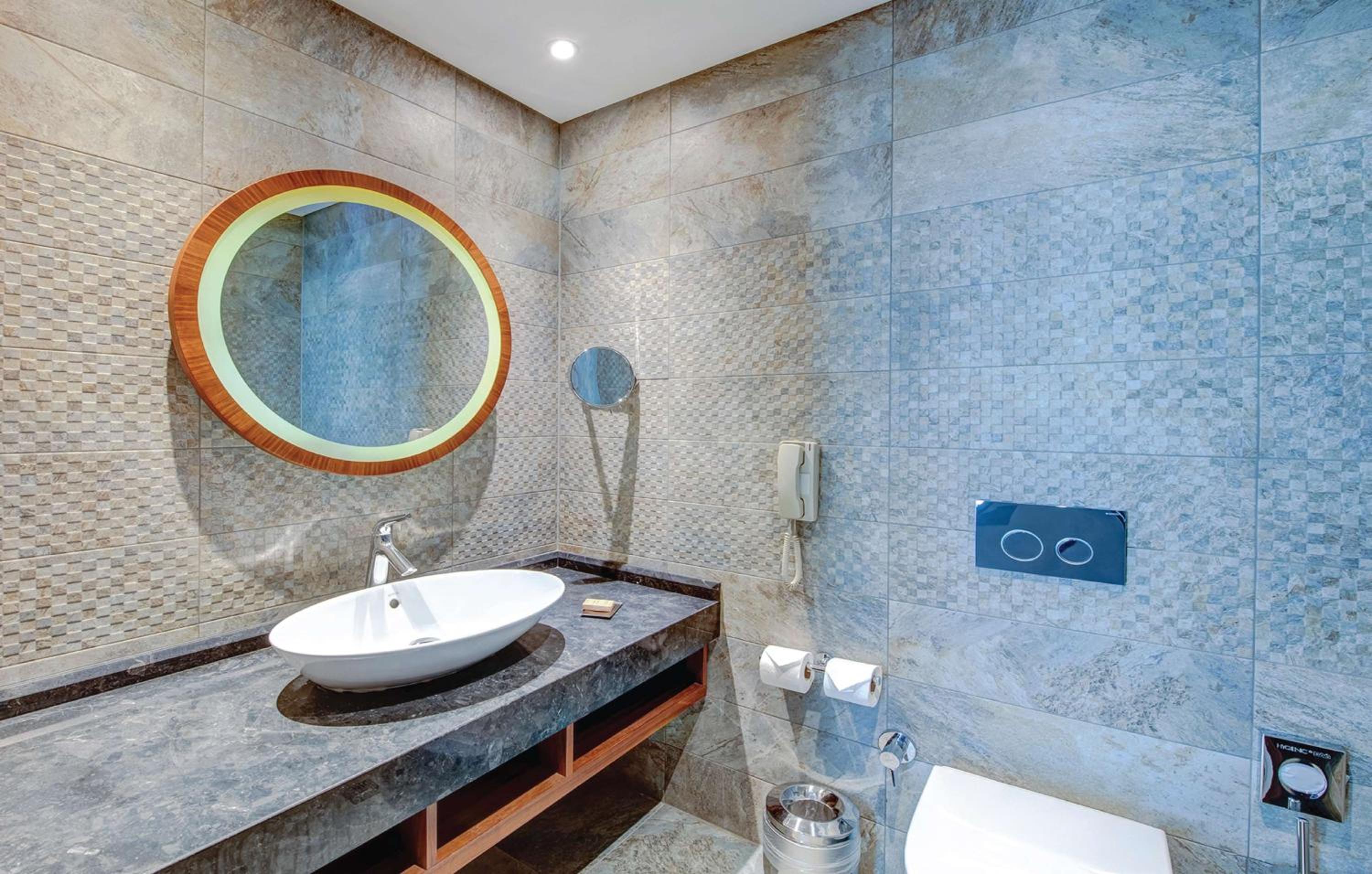 One-Bedroom King Suite