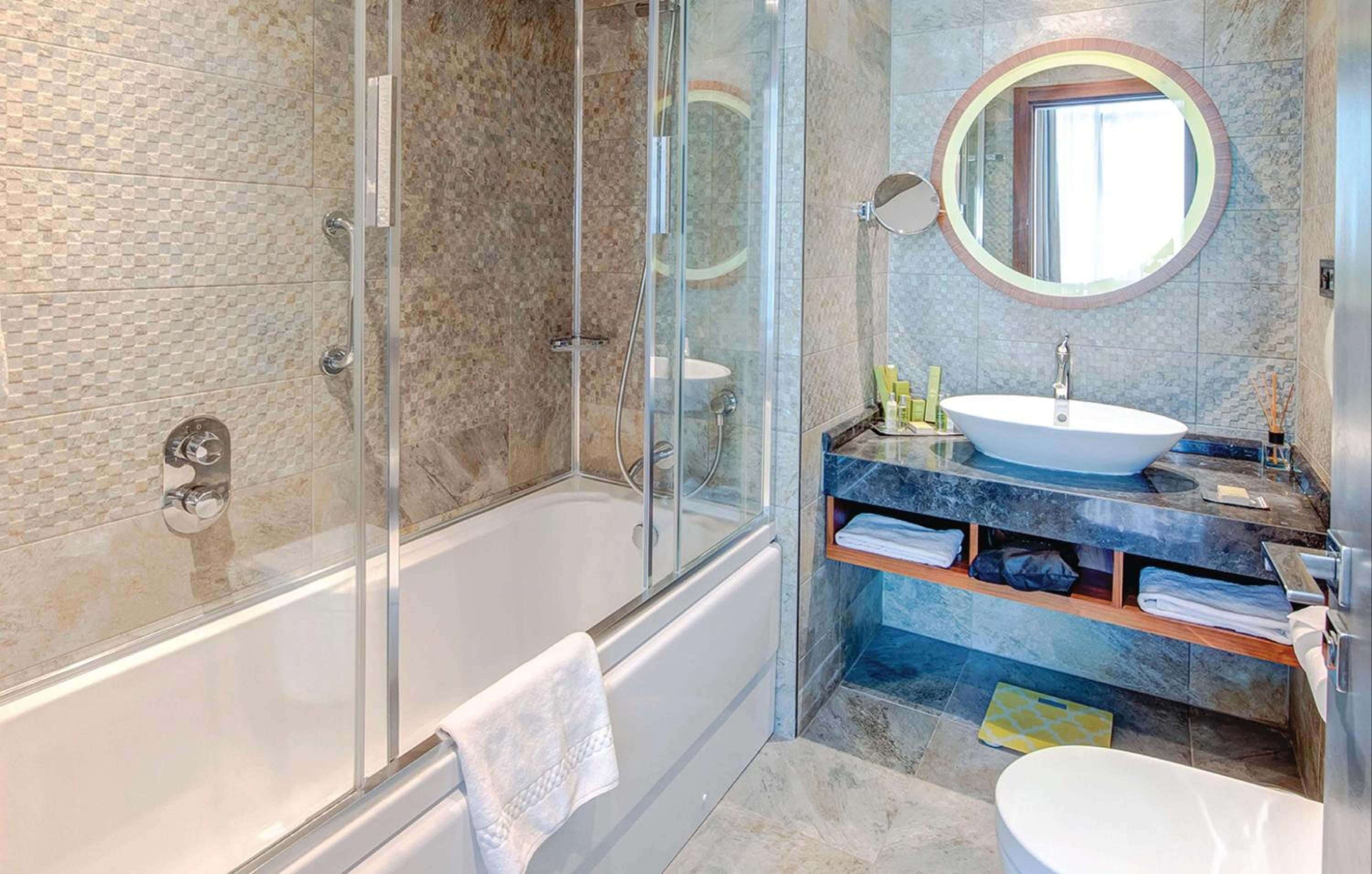 One-Bedroom King Suite