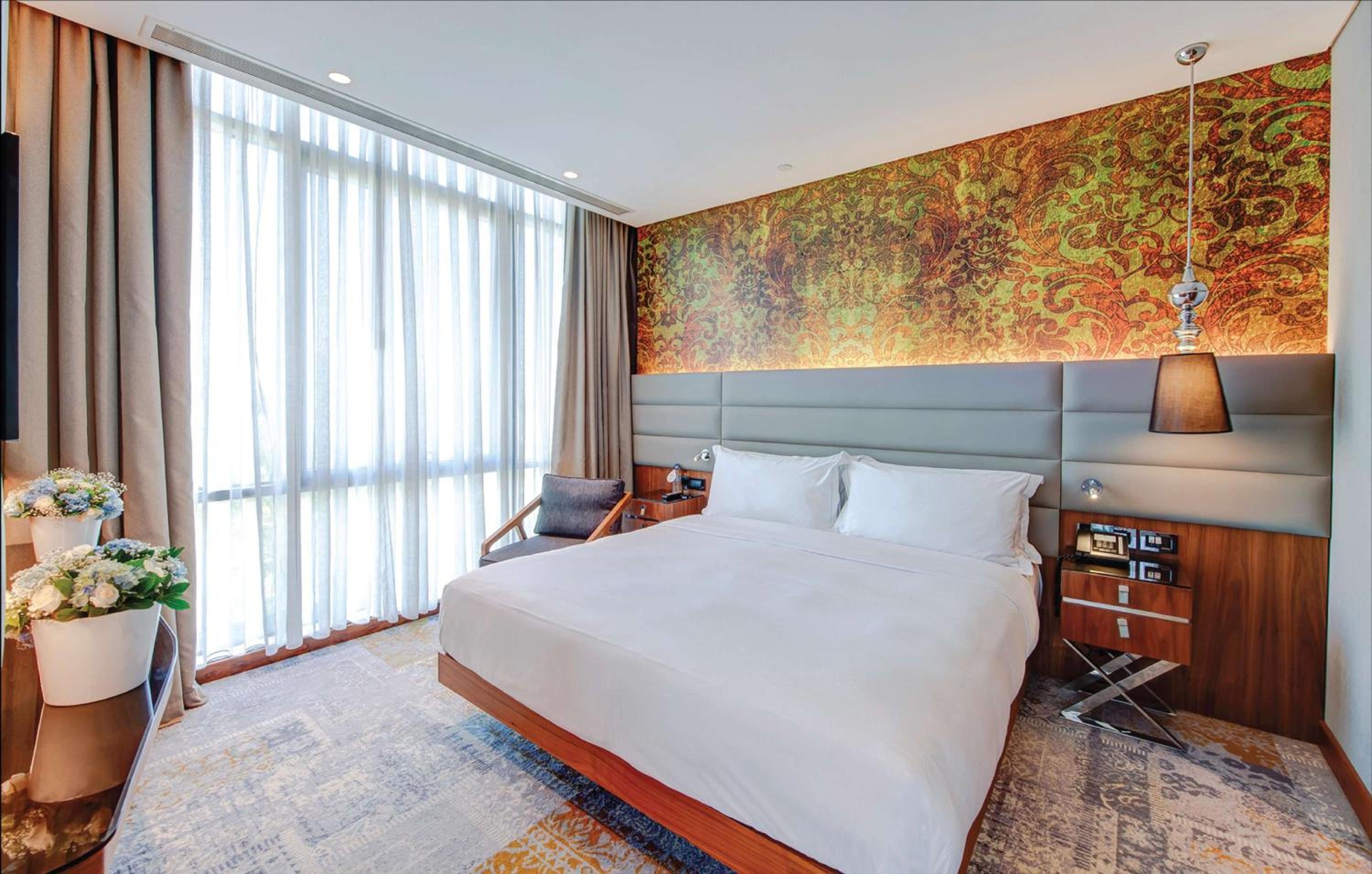 One-Bedroom King Suite