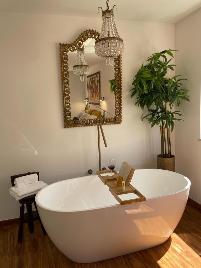 Deluxe Double Room with Bath photo 2