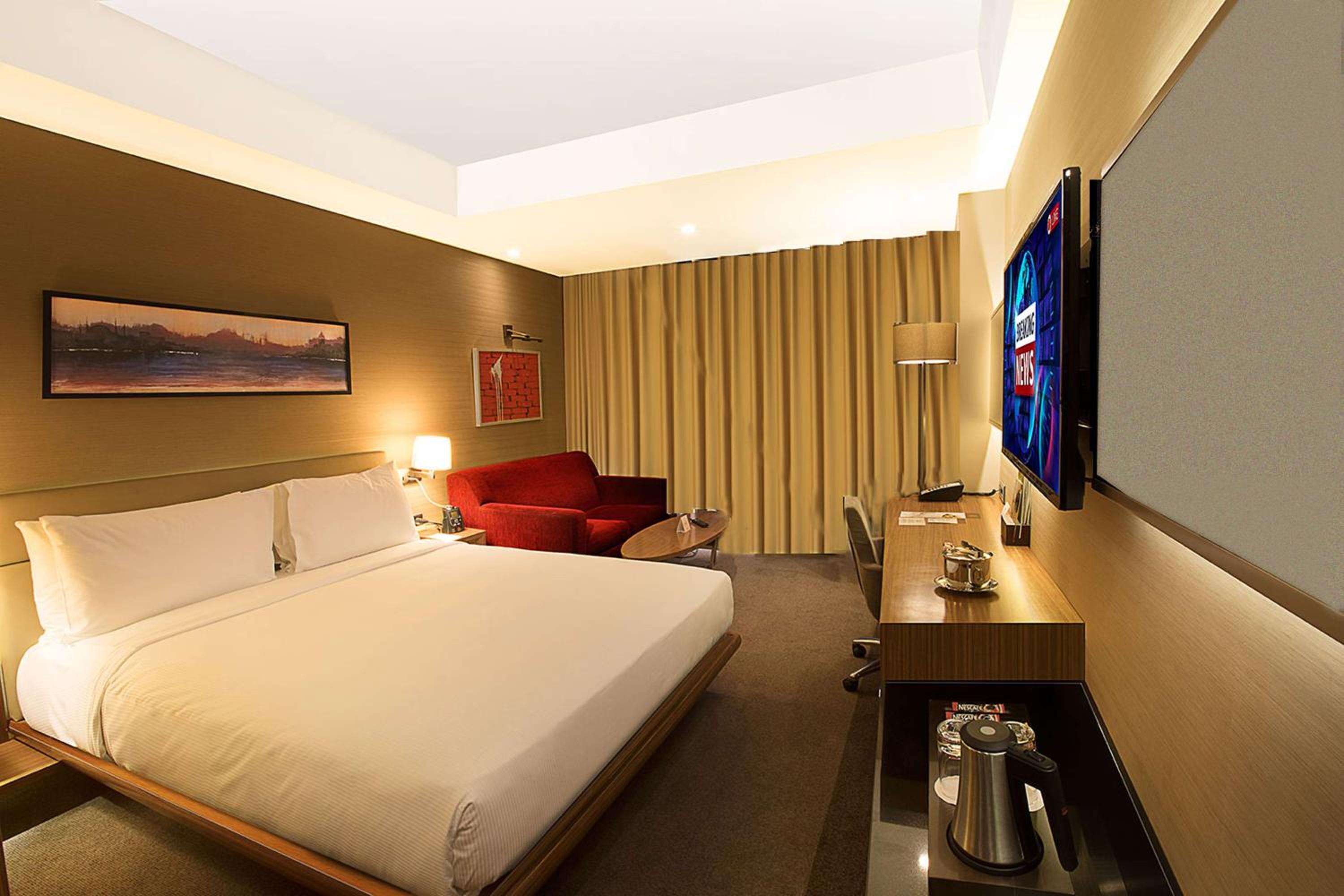 Deluxe King Room