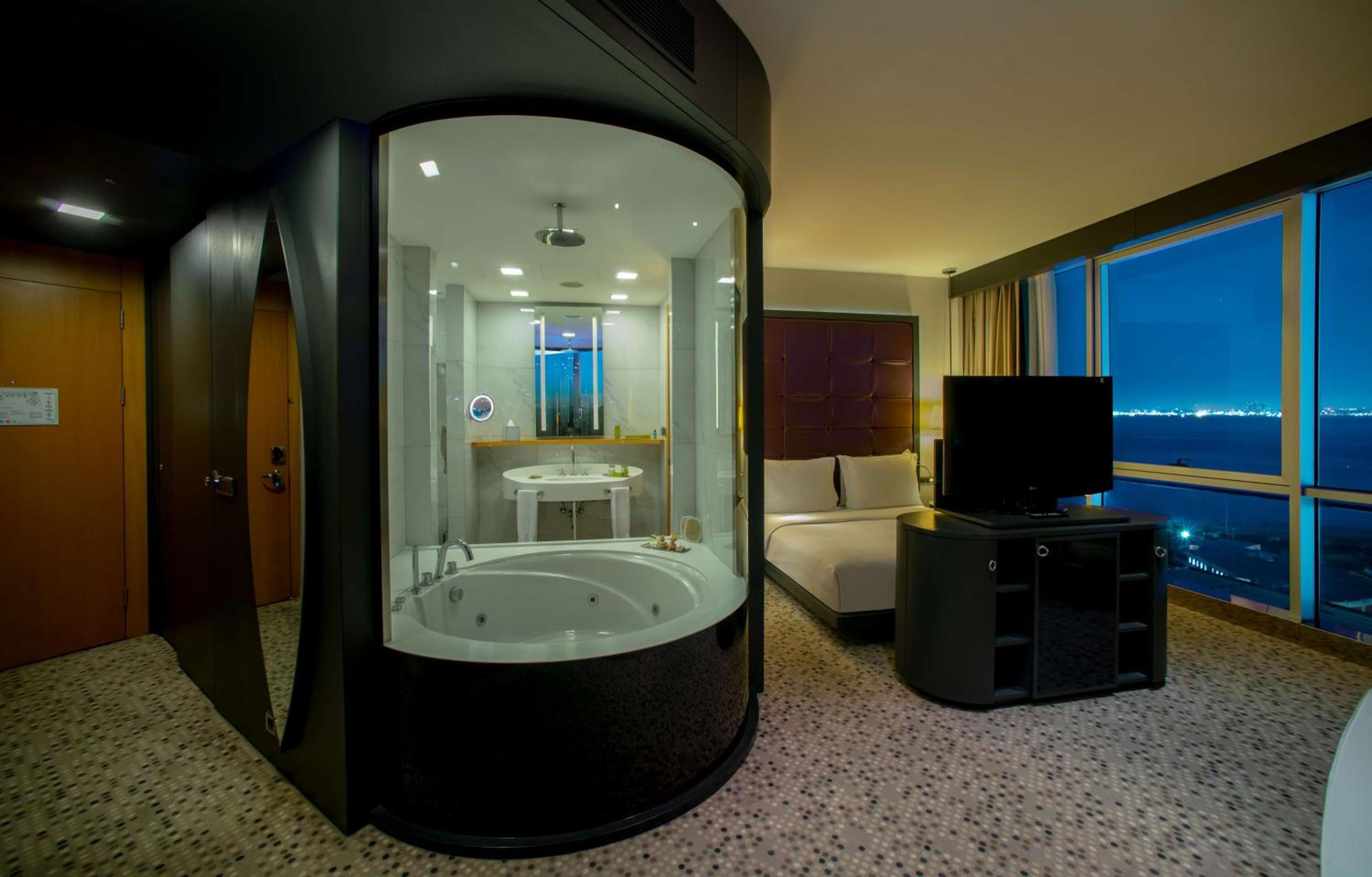 King Corner Room with Sea View