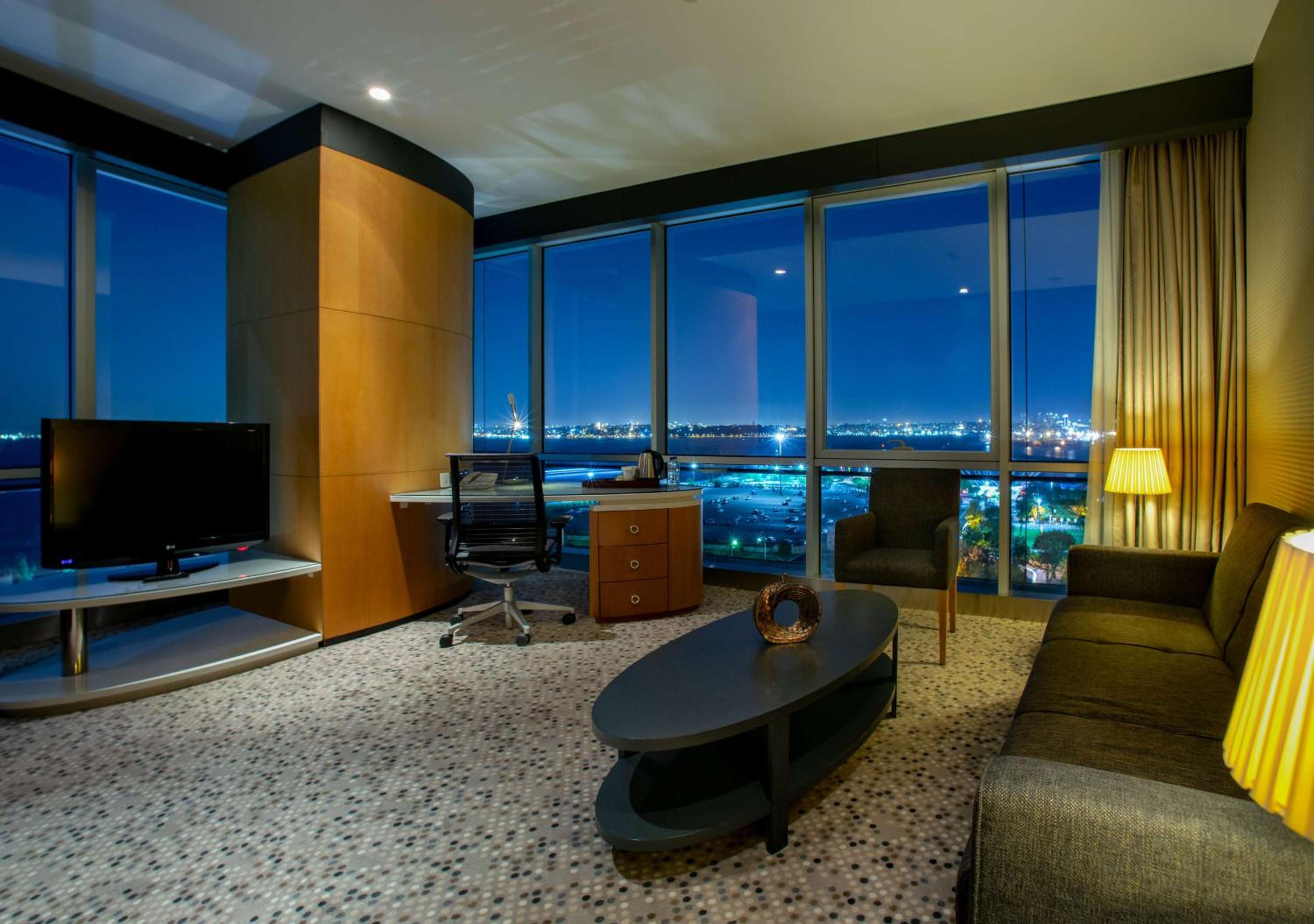 Family Suite with Living Room