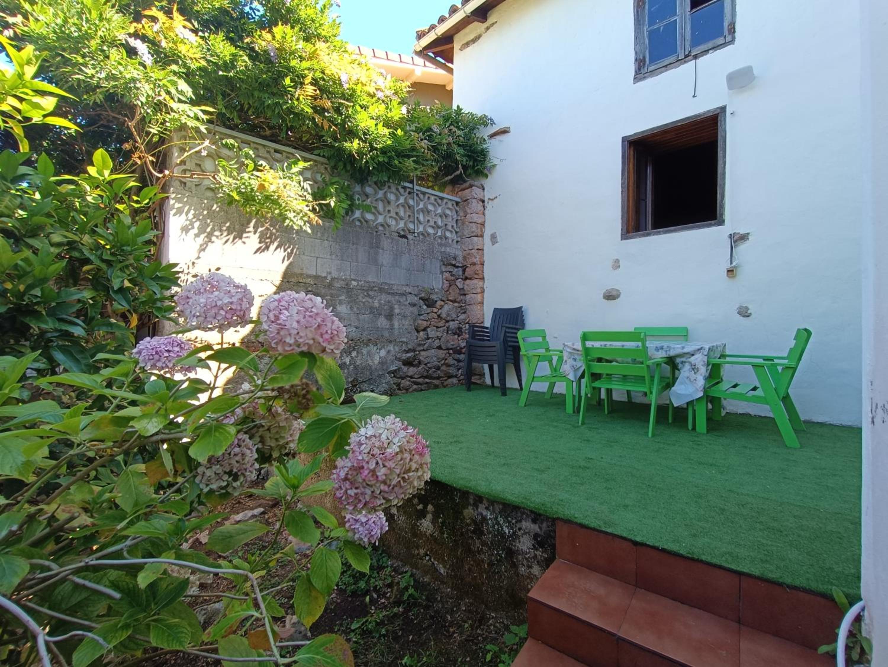 Three-Bedroom House photo 2