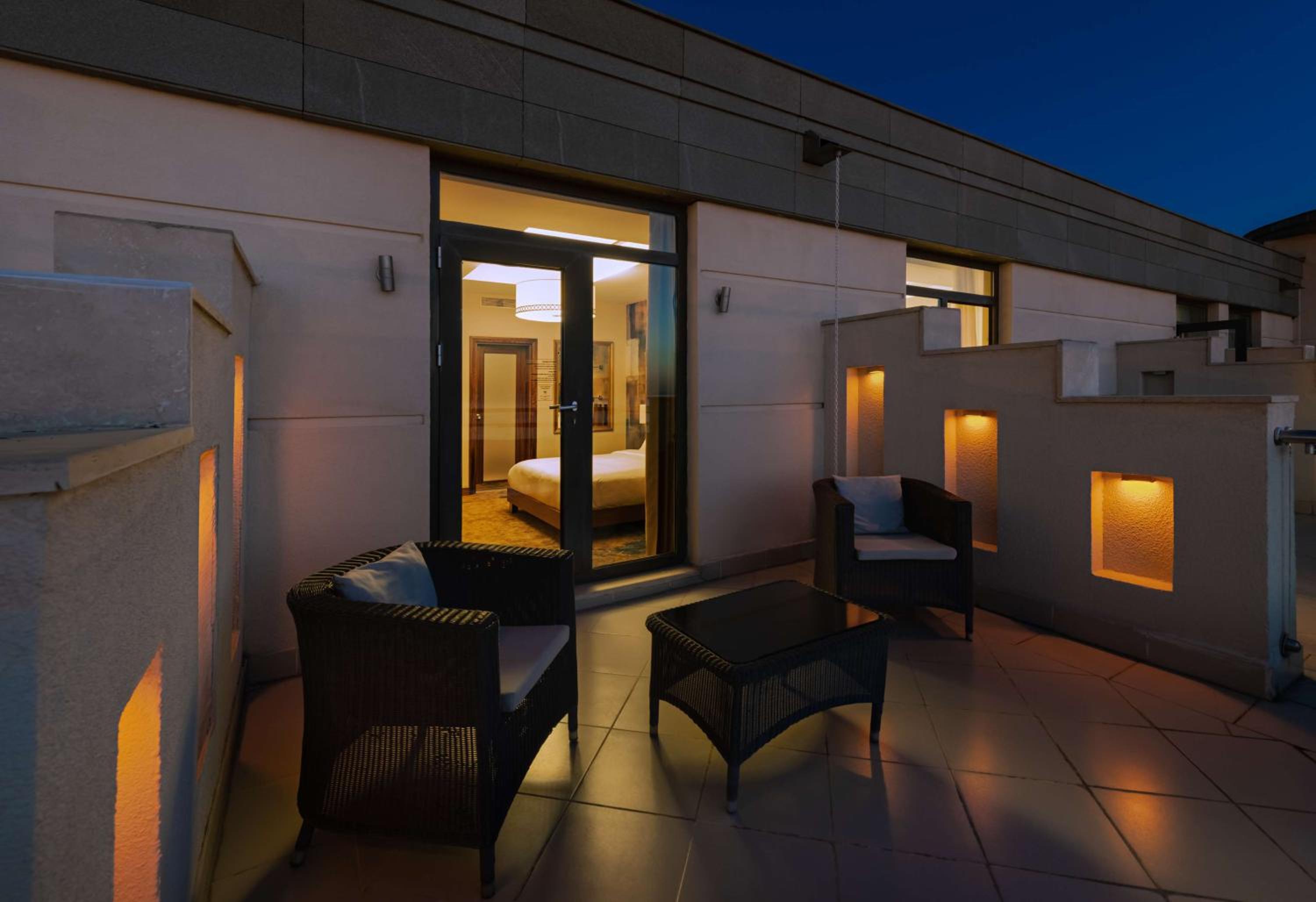 King Guest Room with City View and Terrace