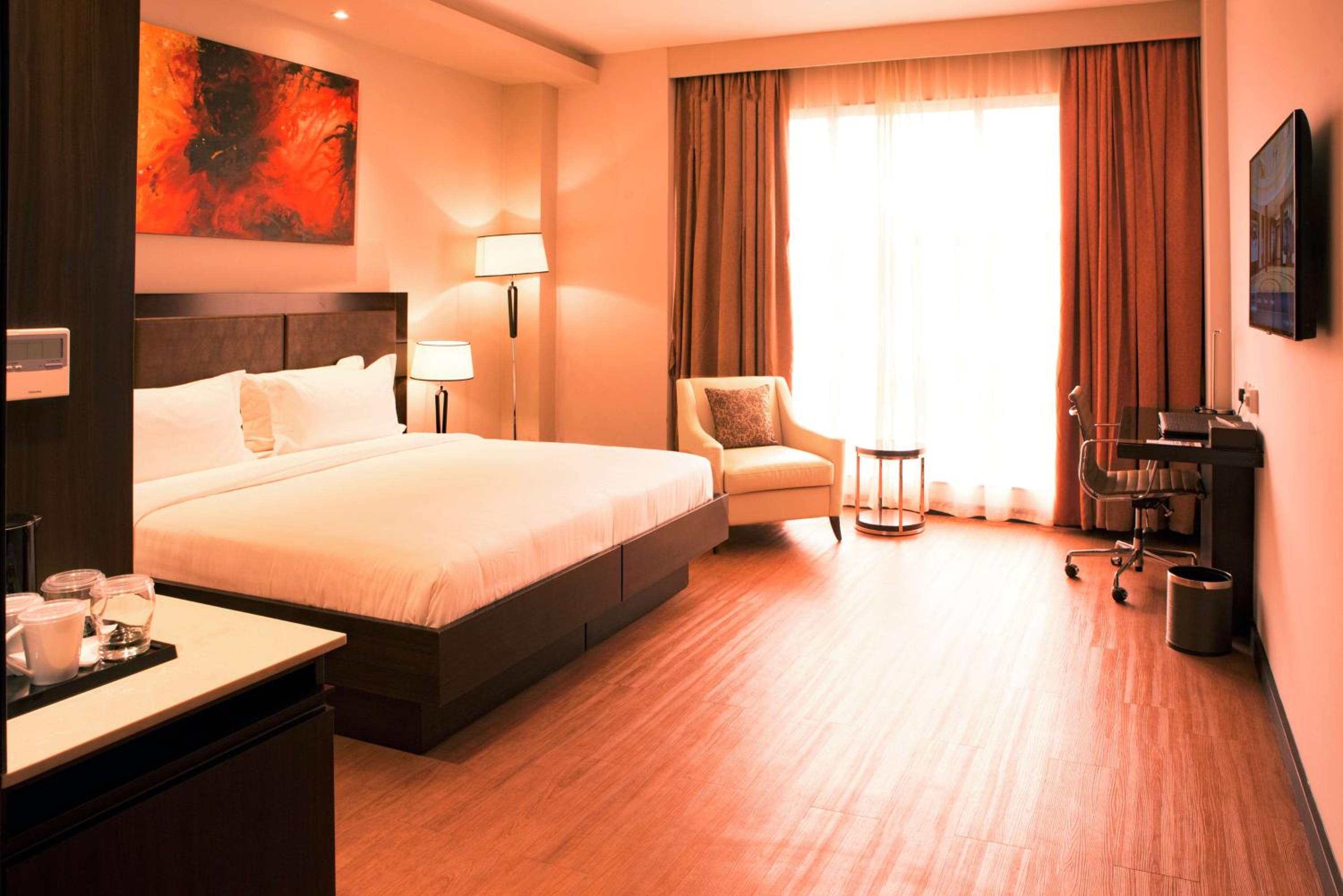 Deluxe King Room