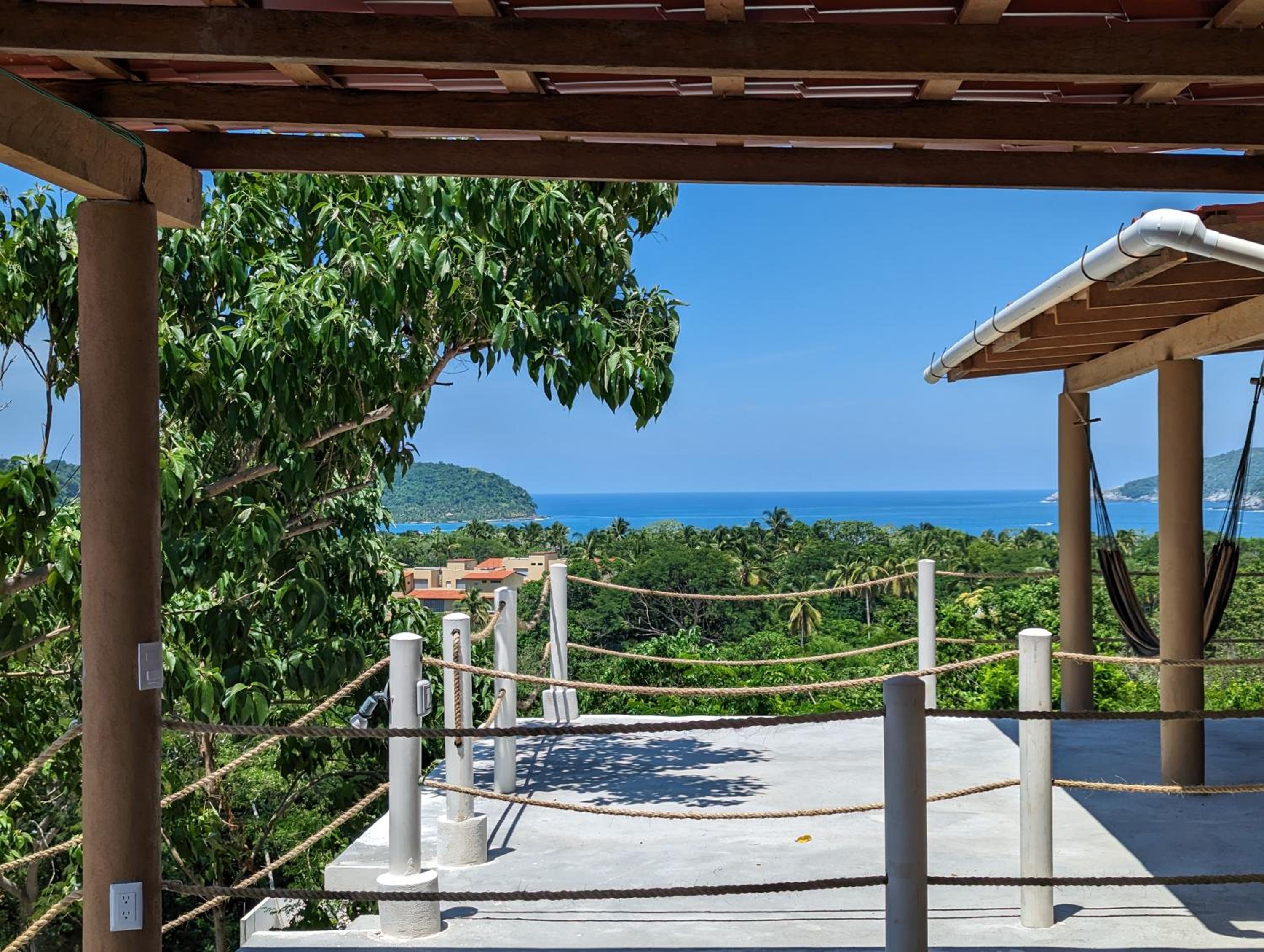Bungalow with Sea View photo 3