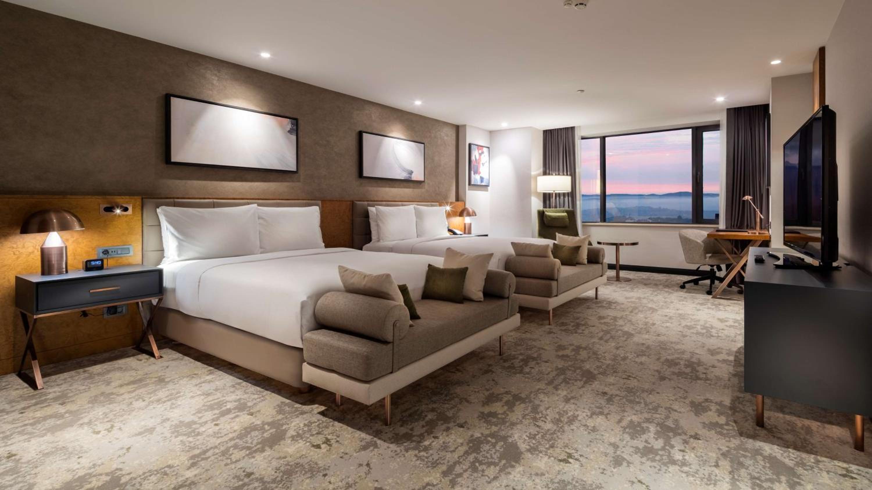 Deluxe Queen Room with Two Queen Beds