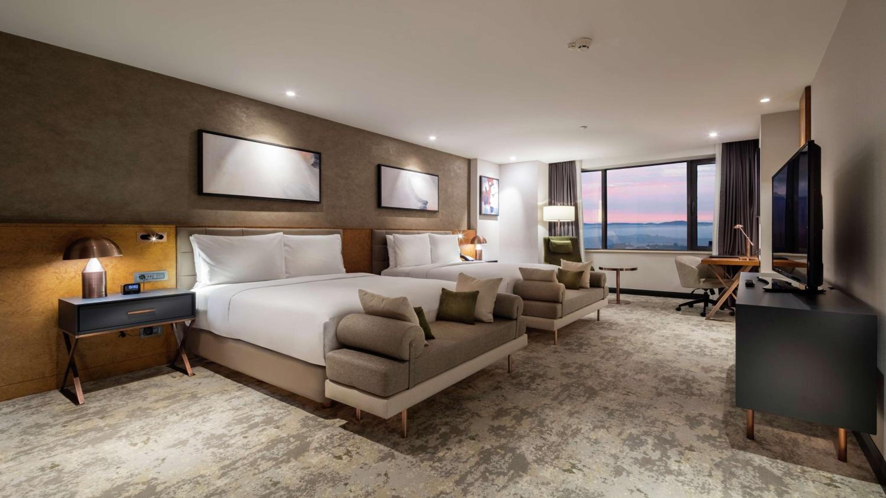 Deluxe Queen Room with Two Queen Beds