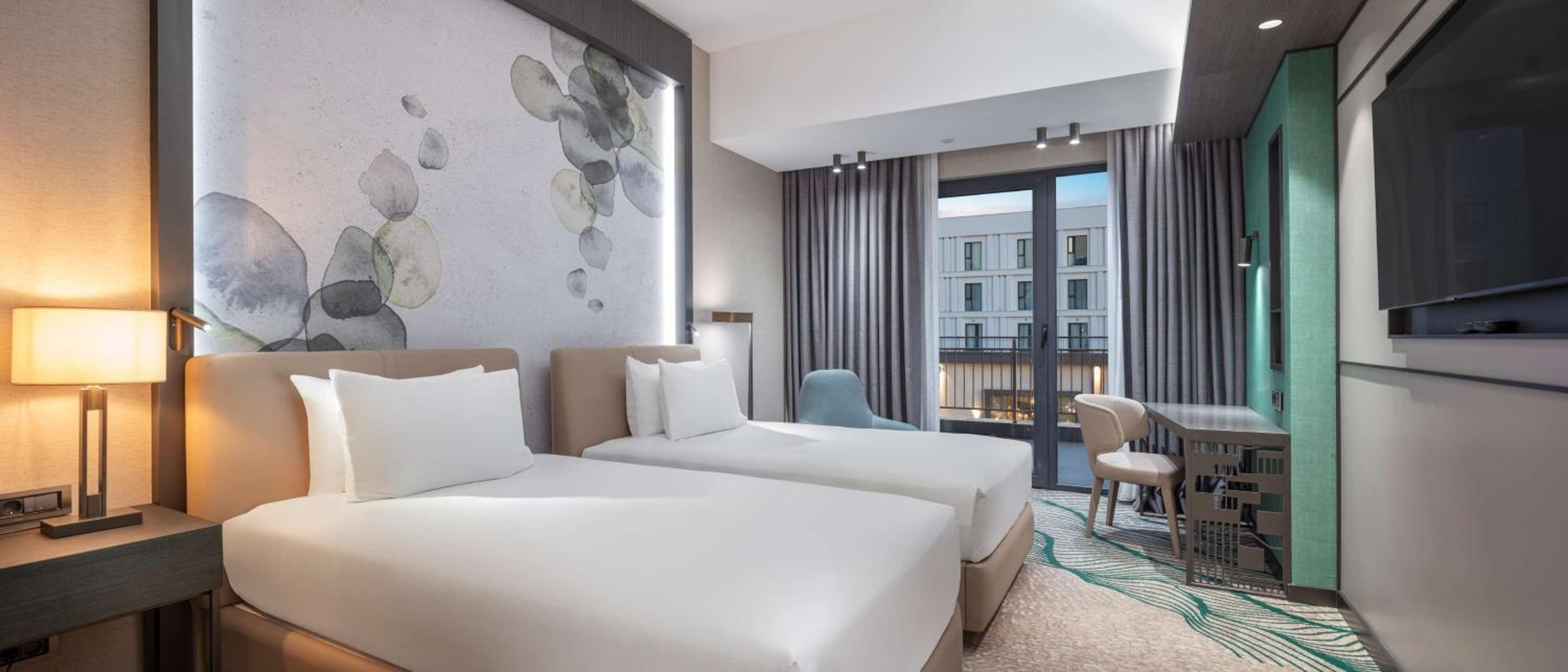Twin Room thumbnail 5